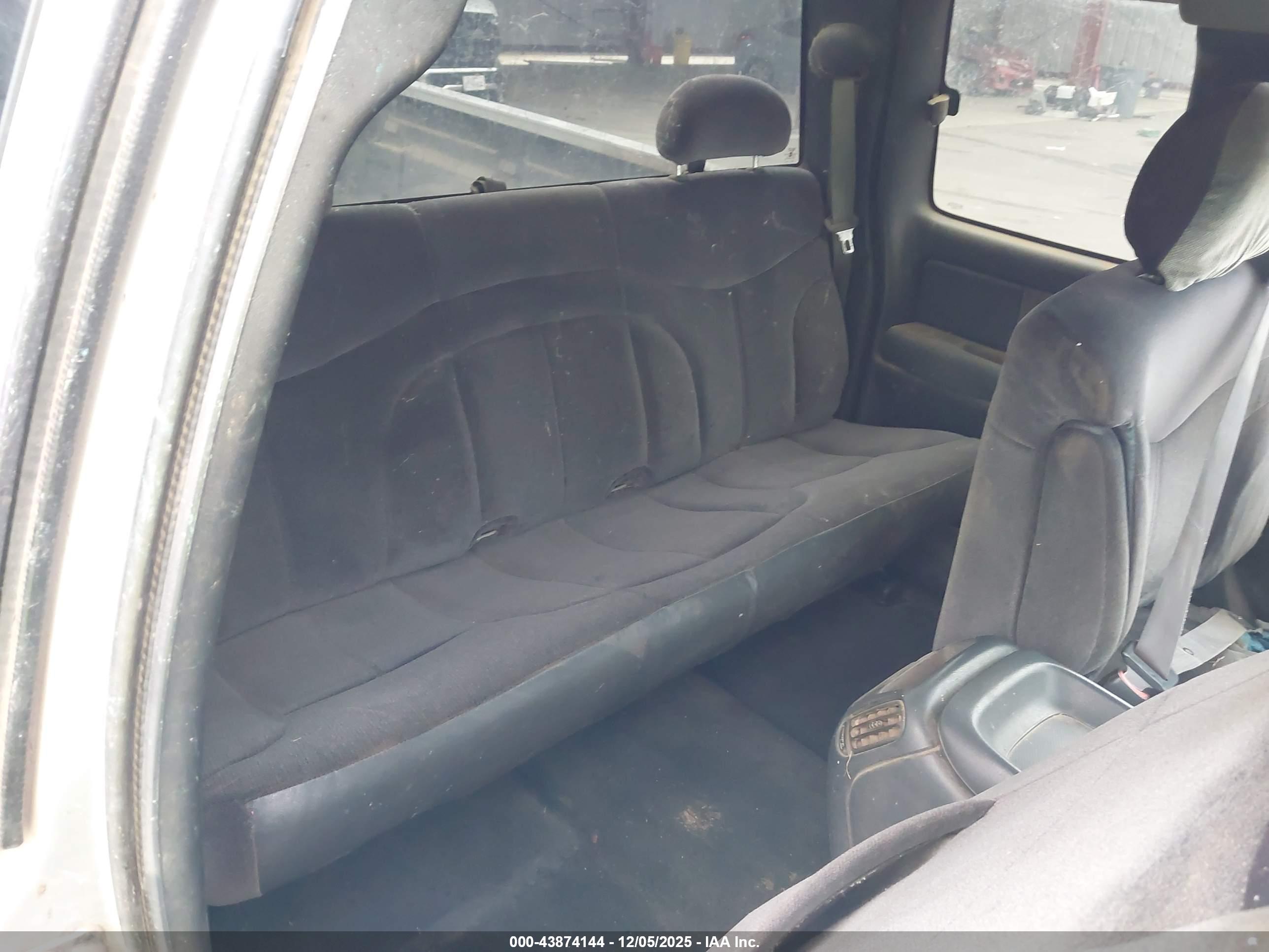 GMC SIERRA image 8