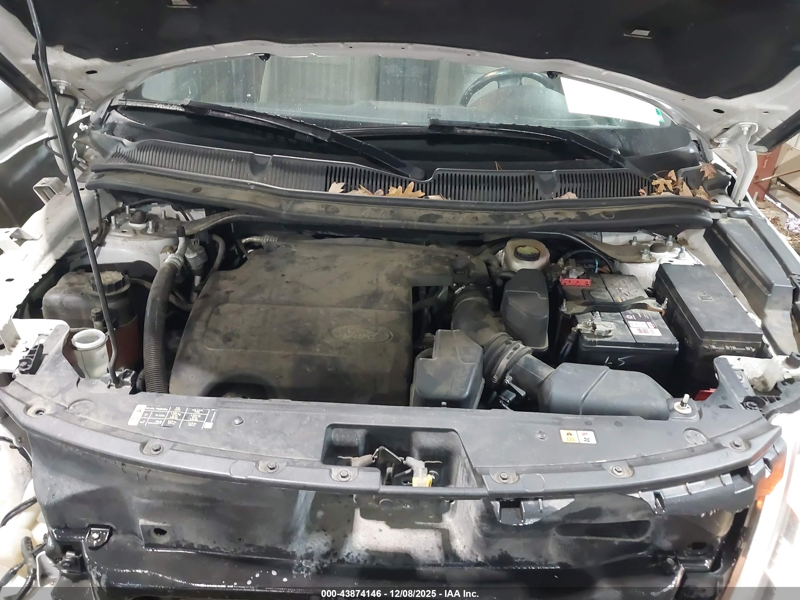 FORD EXPLORER image 10