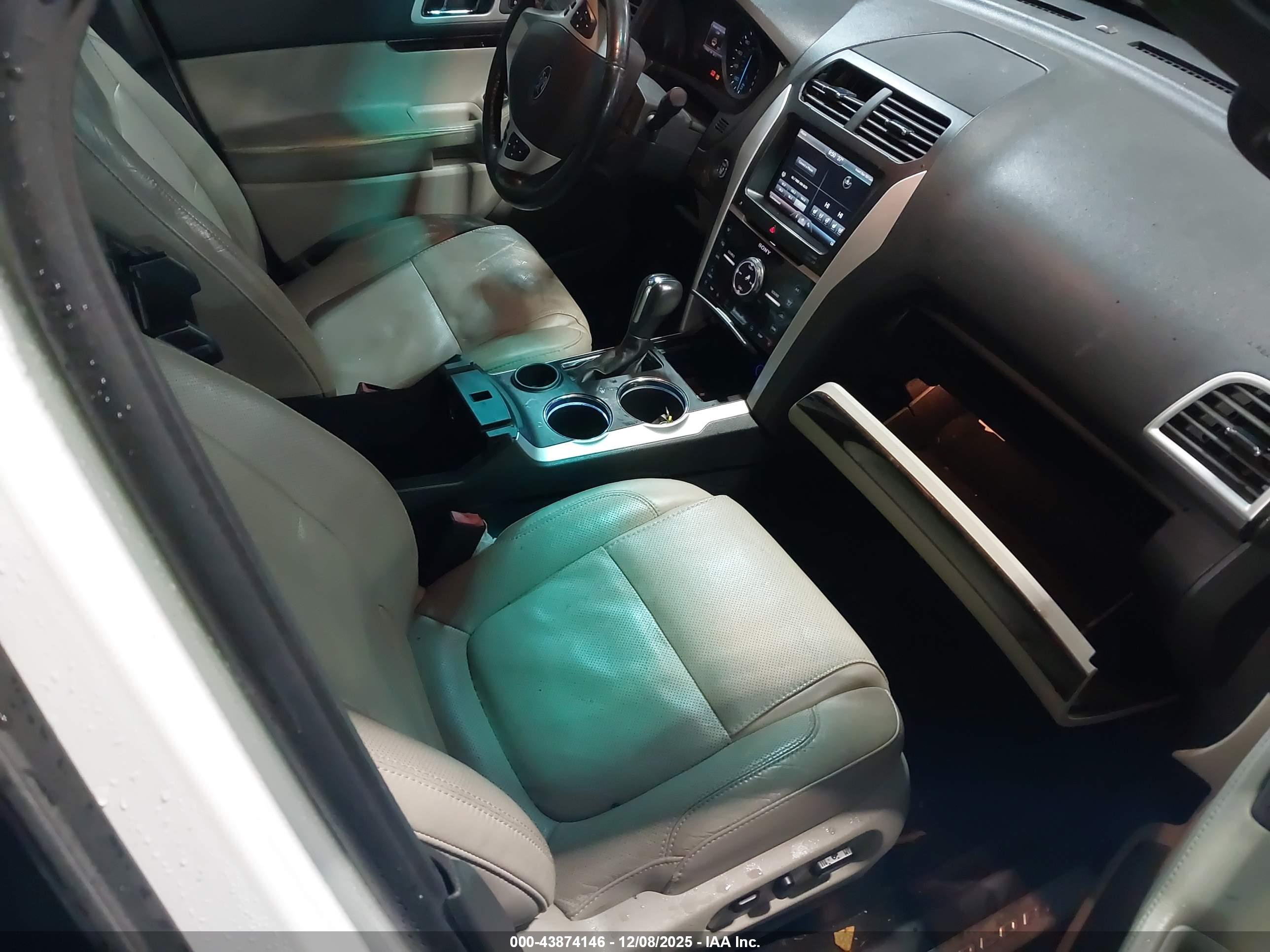 FORD EXPLORER image 5