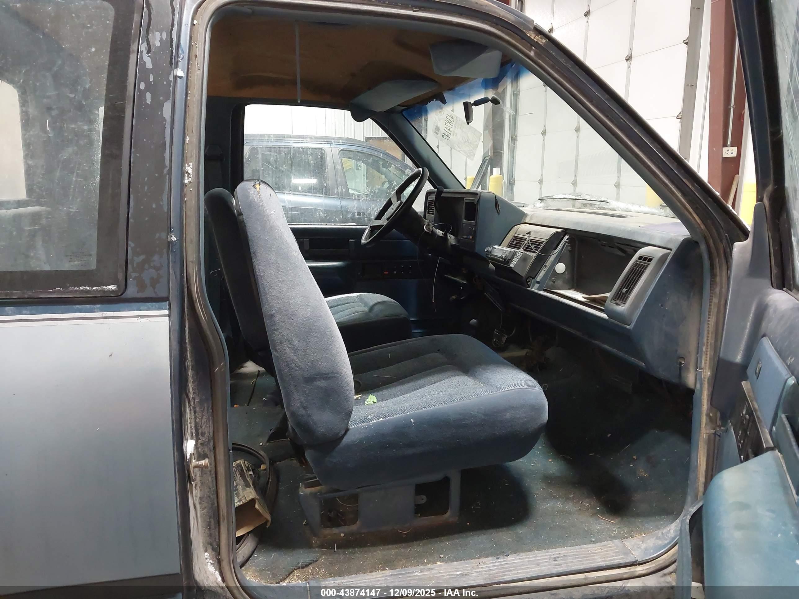 CHEVROLET GMT-400 image 5