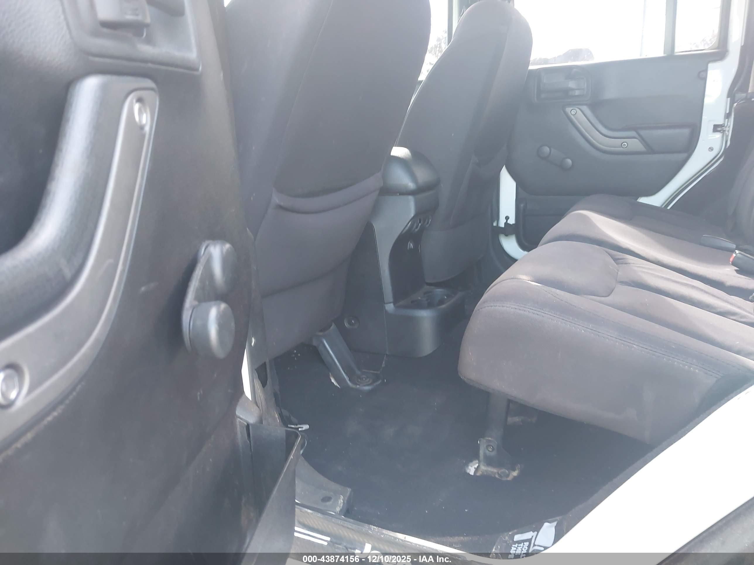 JEEP WRANGLER image 8