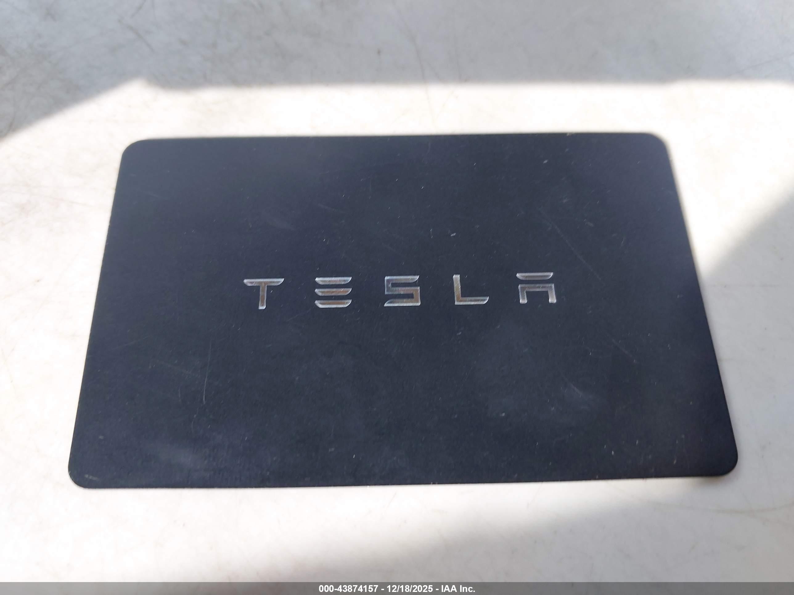 TESLA MODEL image 11