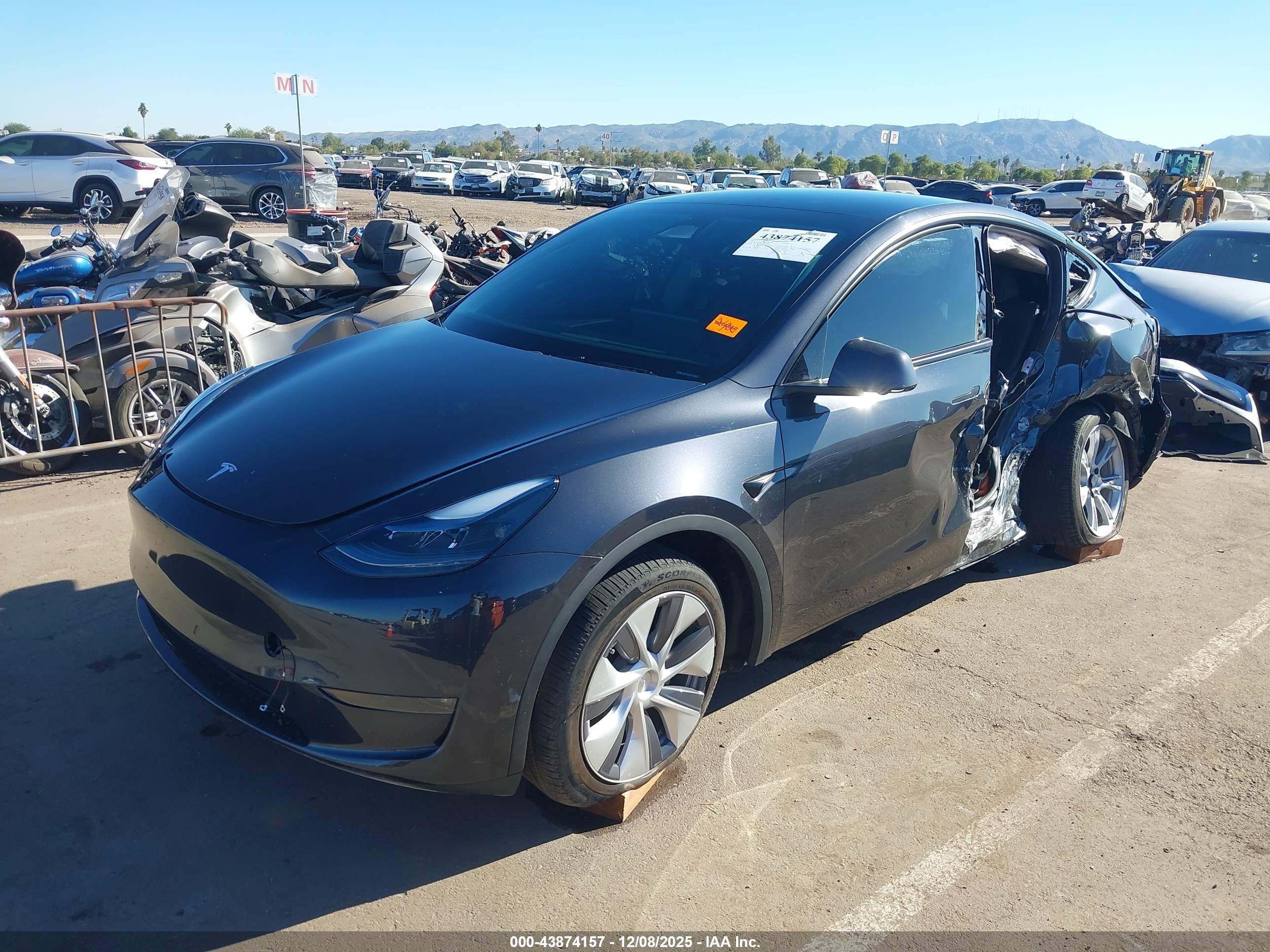 TESLA MODEL image 2