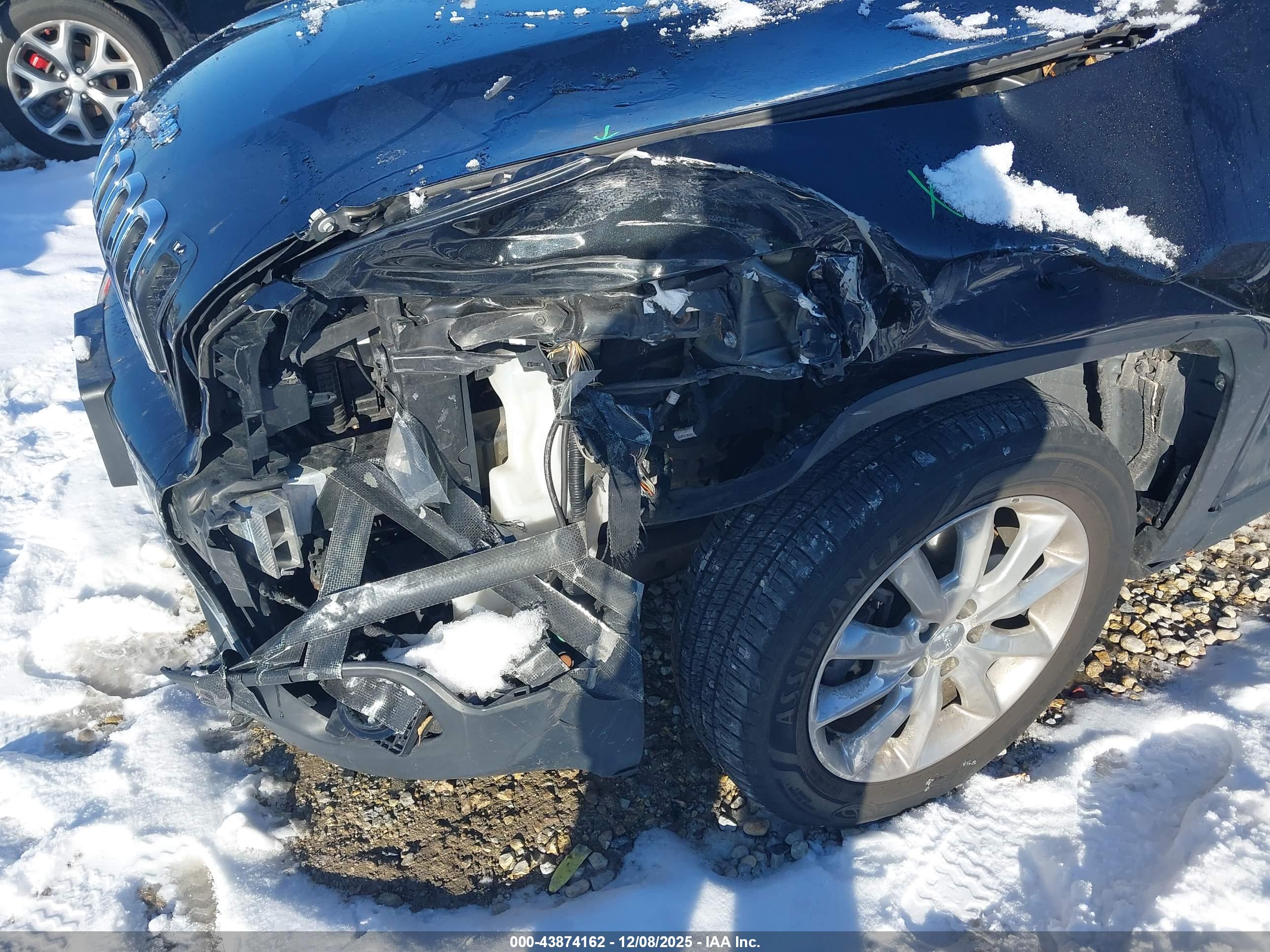 JEEP CHEROKEE image 6