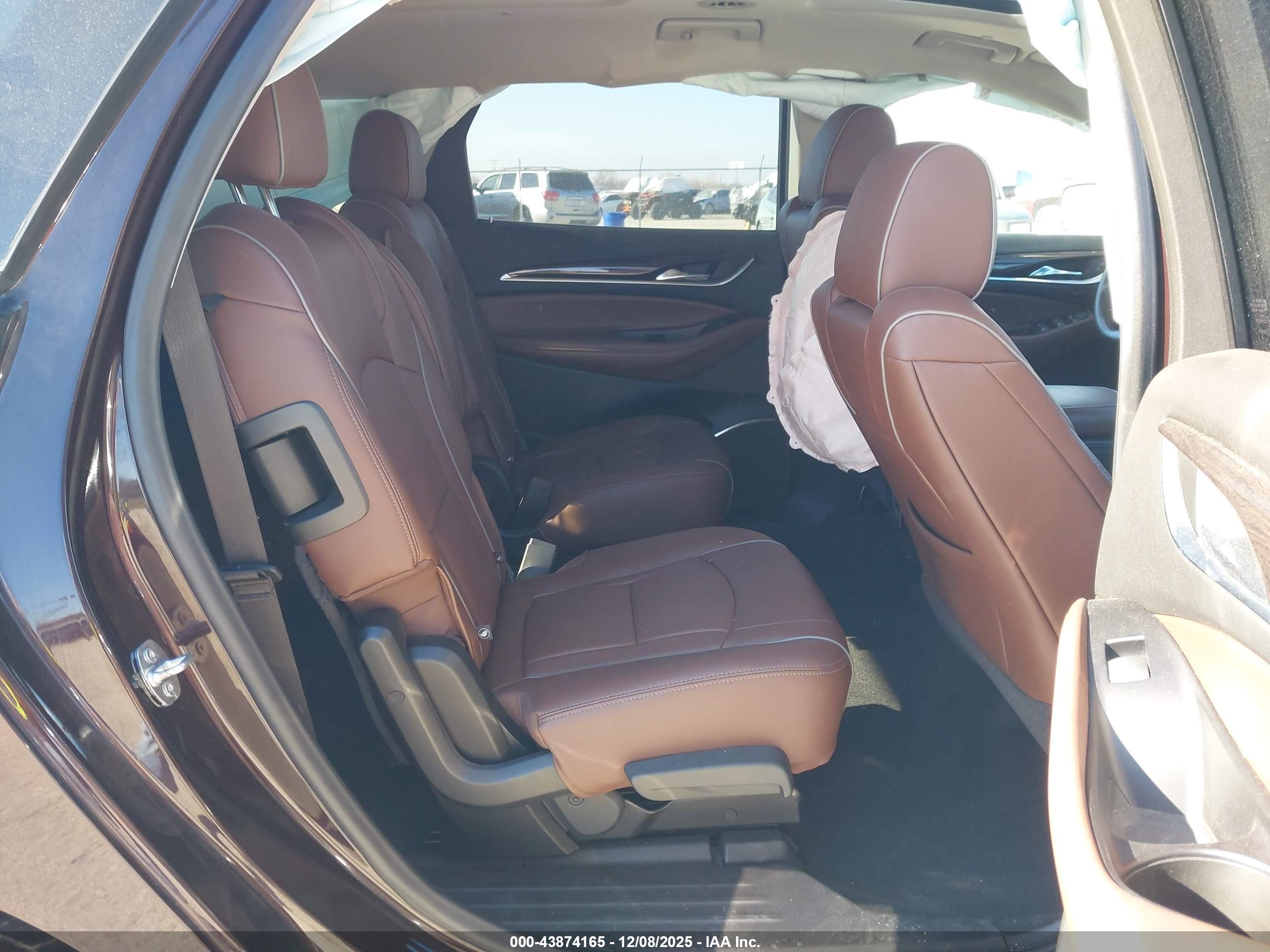 BUICK ENCLAVE image 8