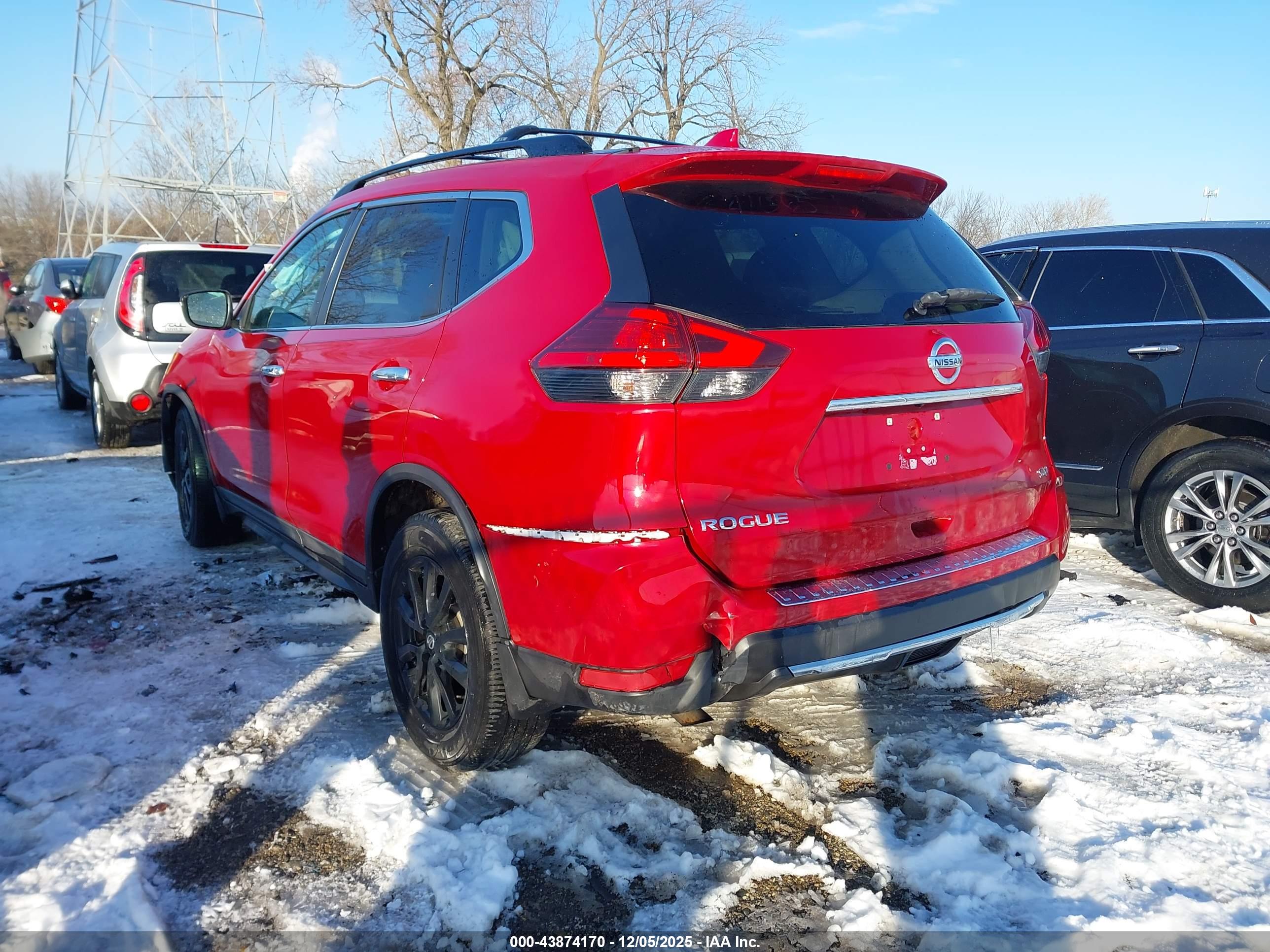 NISSAN ROGUE image 3