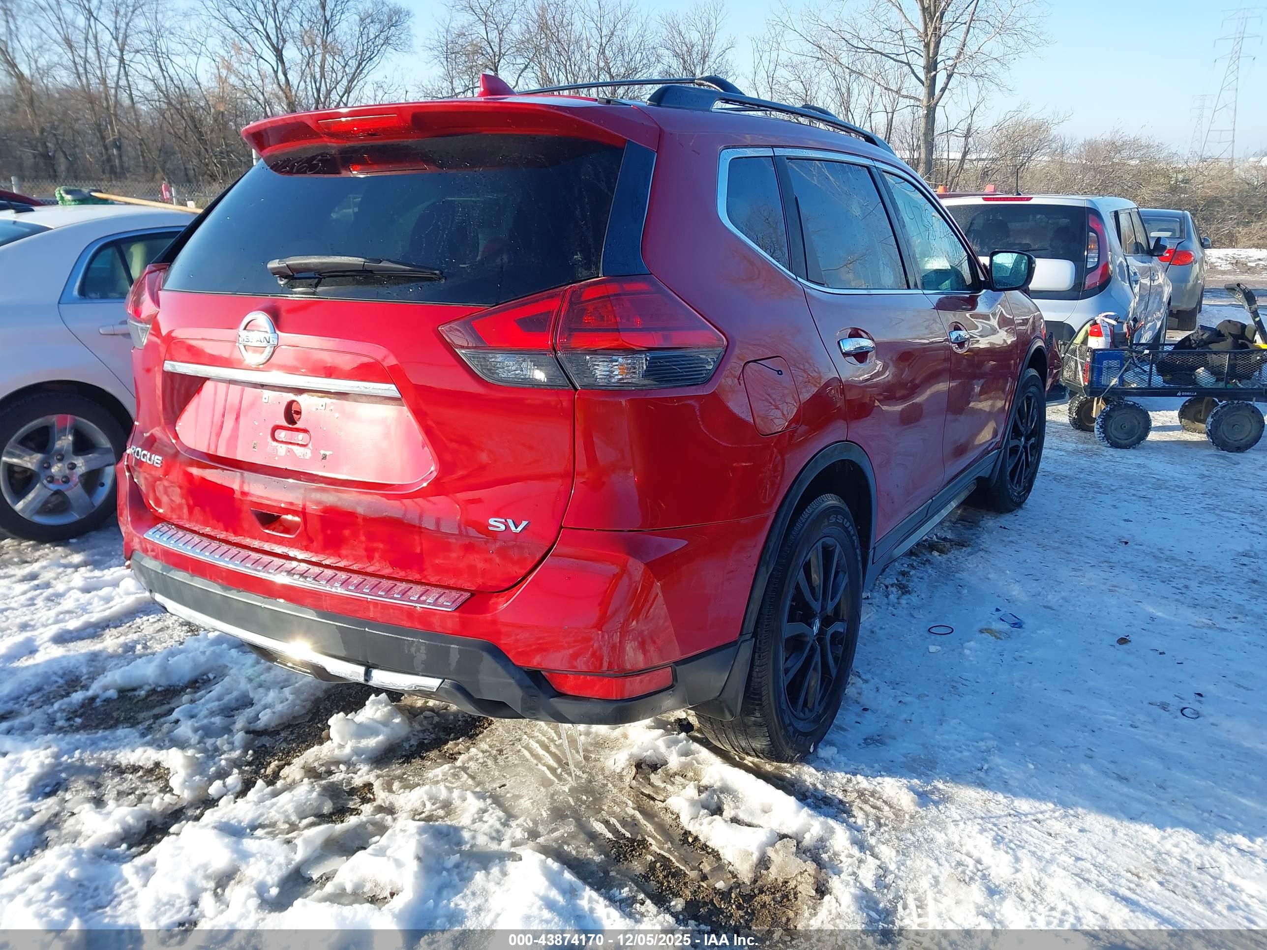 NISSAN ROGUE image 4