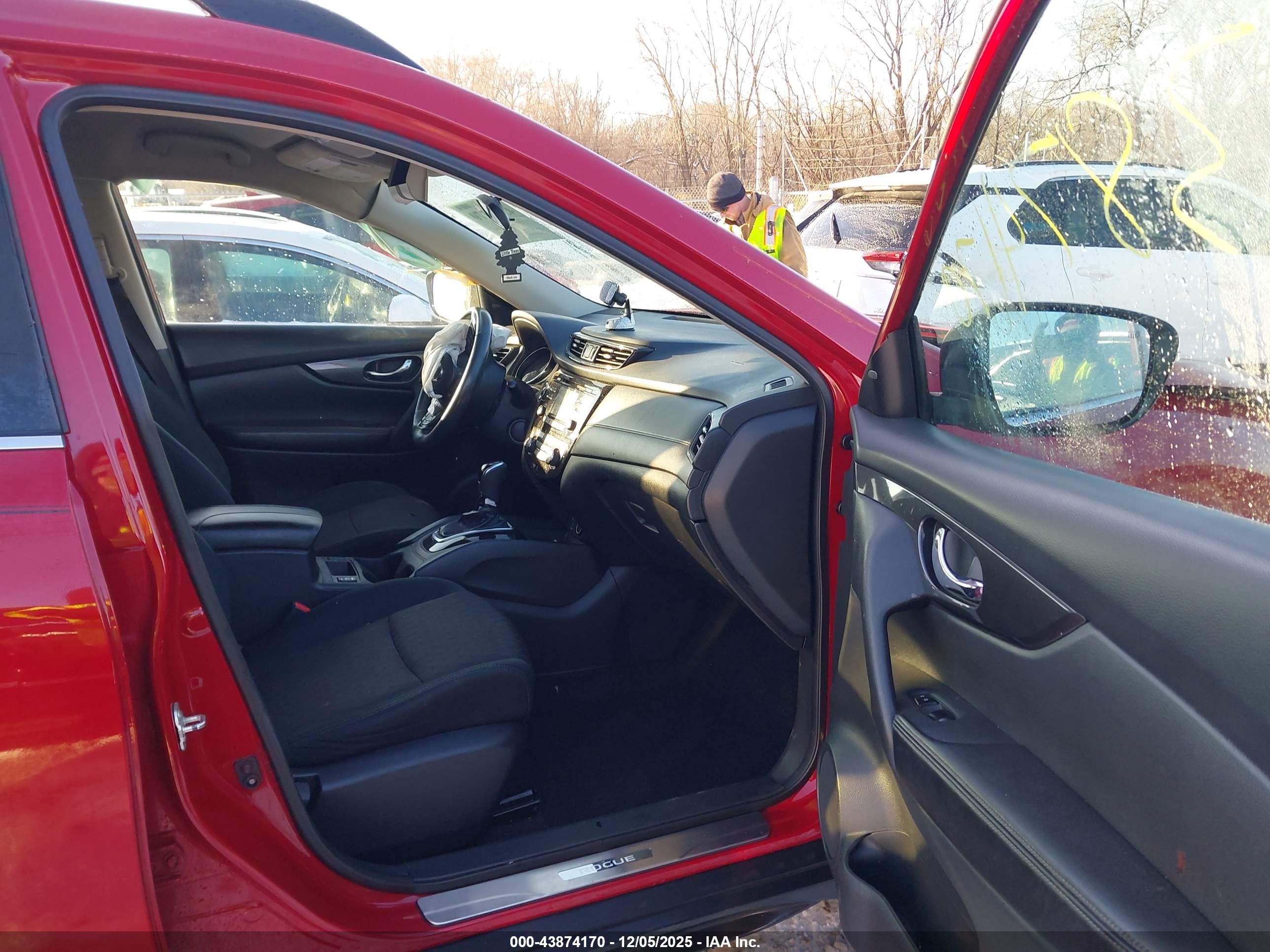 NISSAN ROGUE image 5
