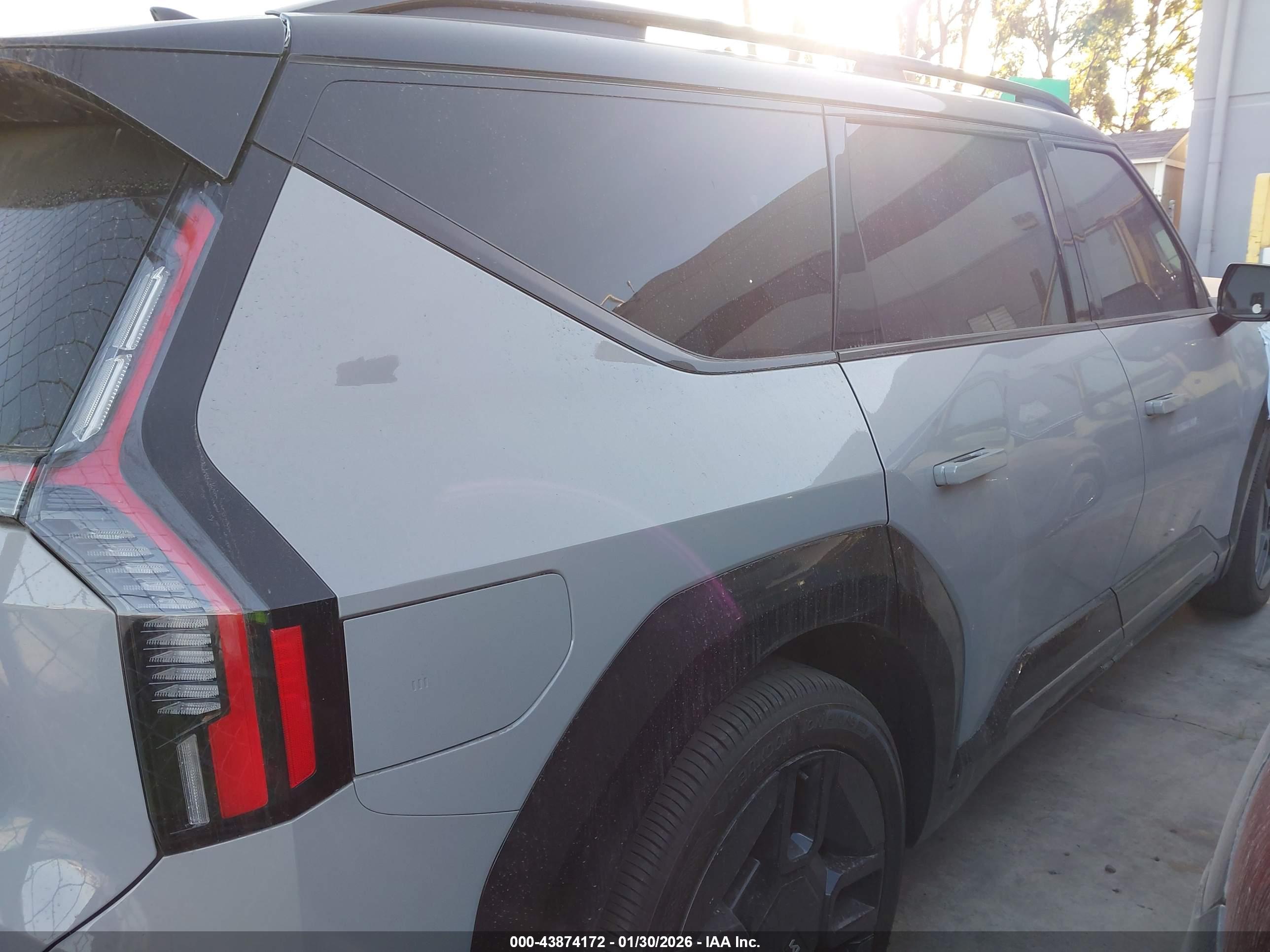 KIA EV9 image 4
