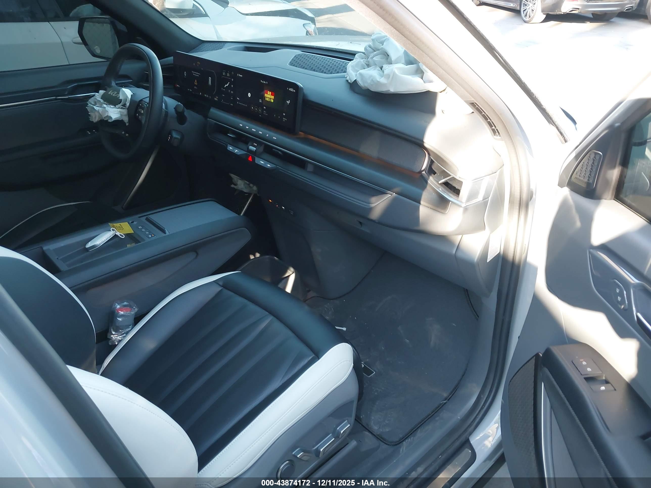 KIA EV9 image 5