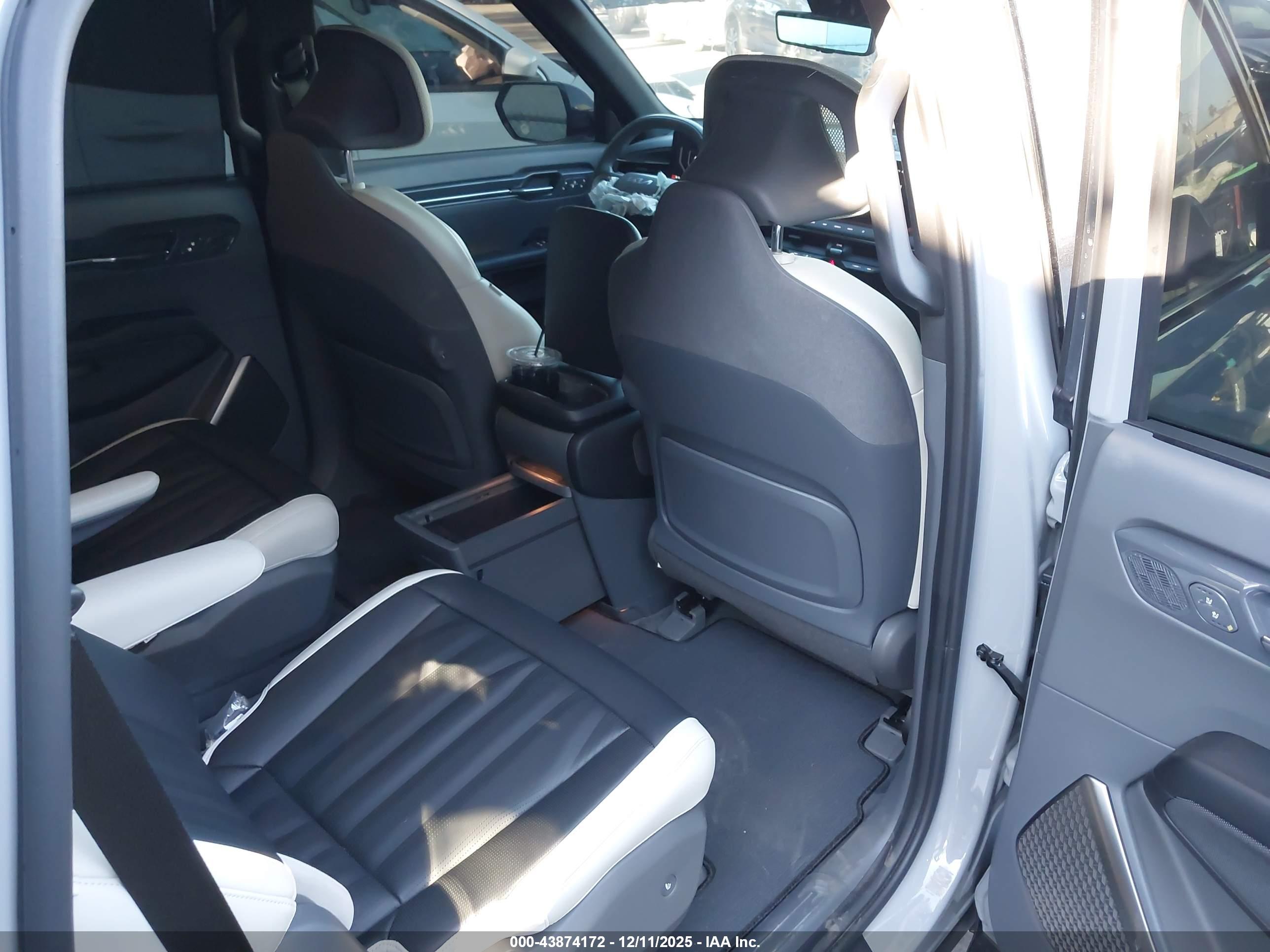 KIA EV9 image 8