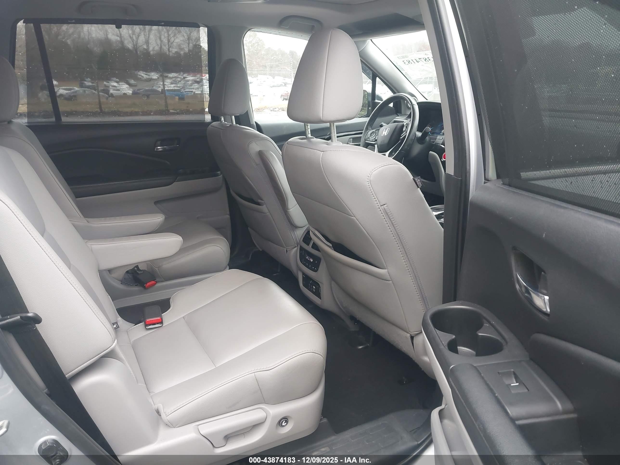 HONDA PILOT image 8