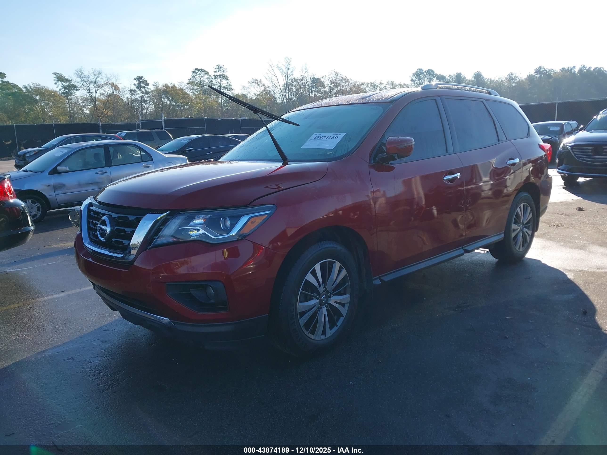 NISSAN PATHFINDER image 2