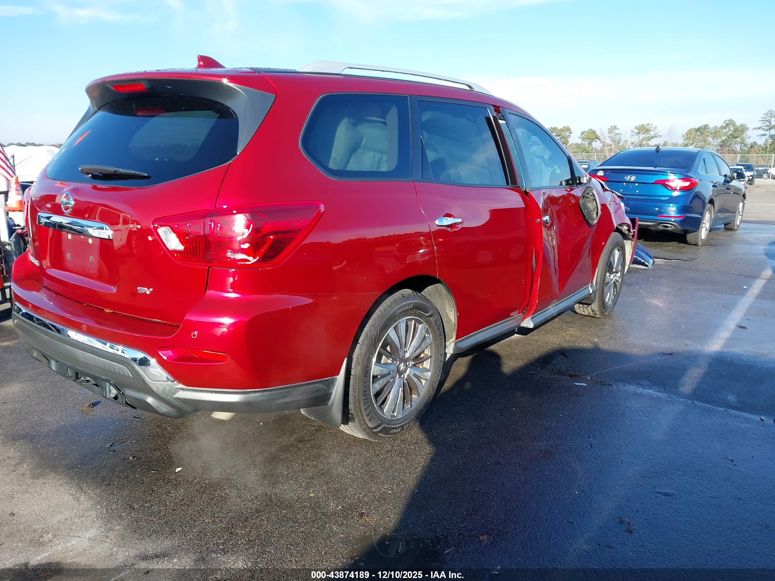 NISSAN PATHFINDER image 4