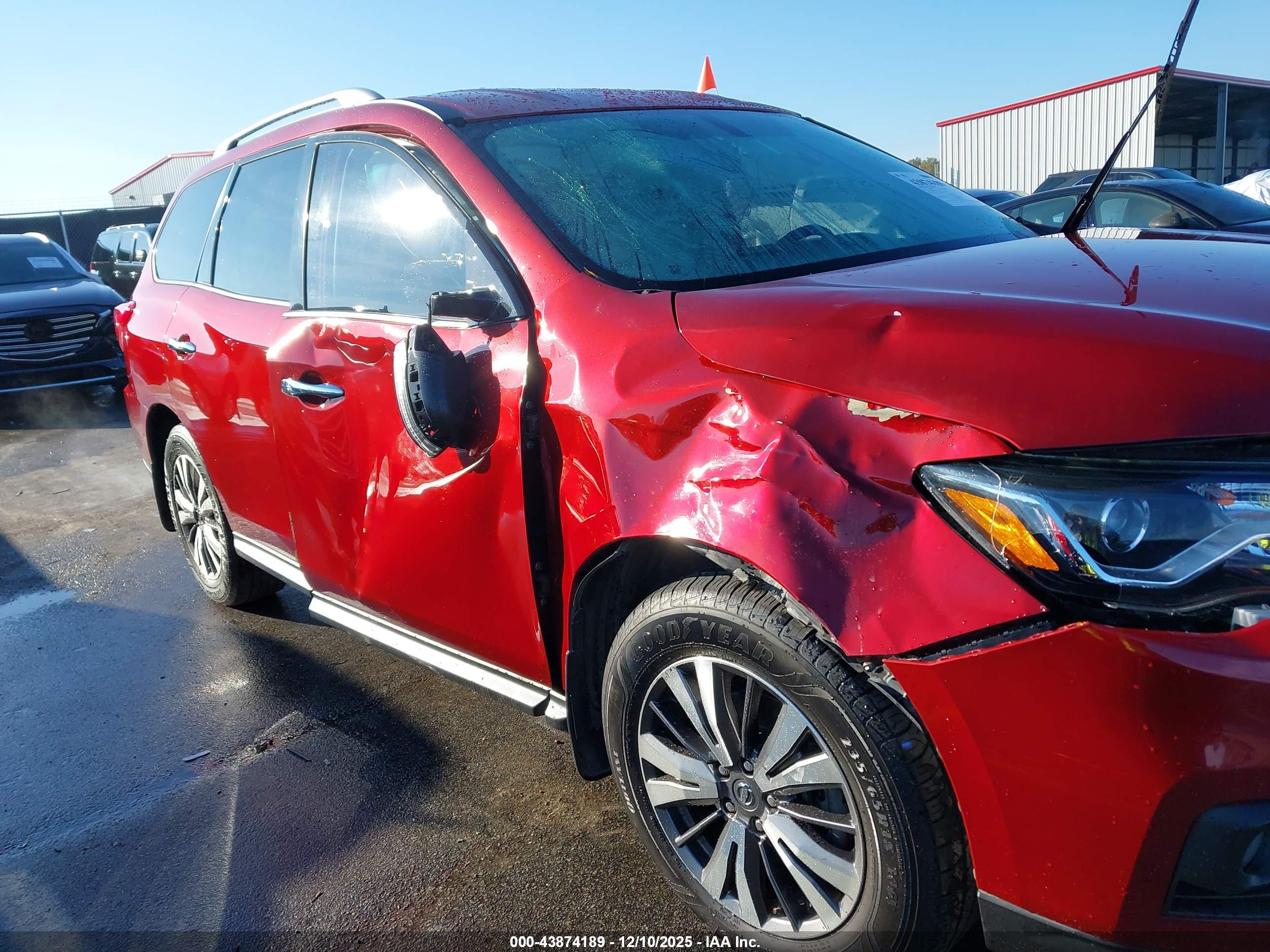 NISSAN PATHFINDER image 6