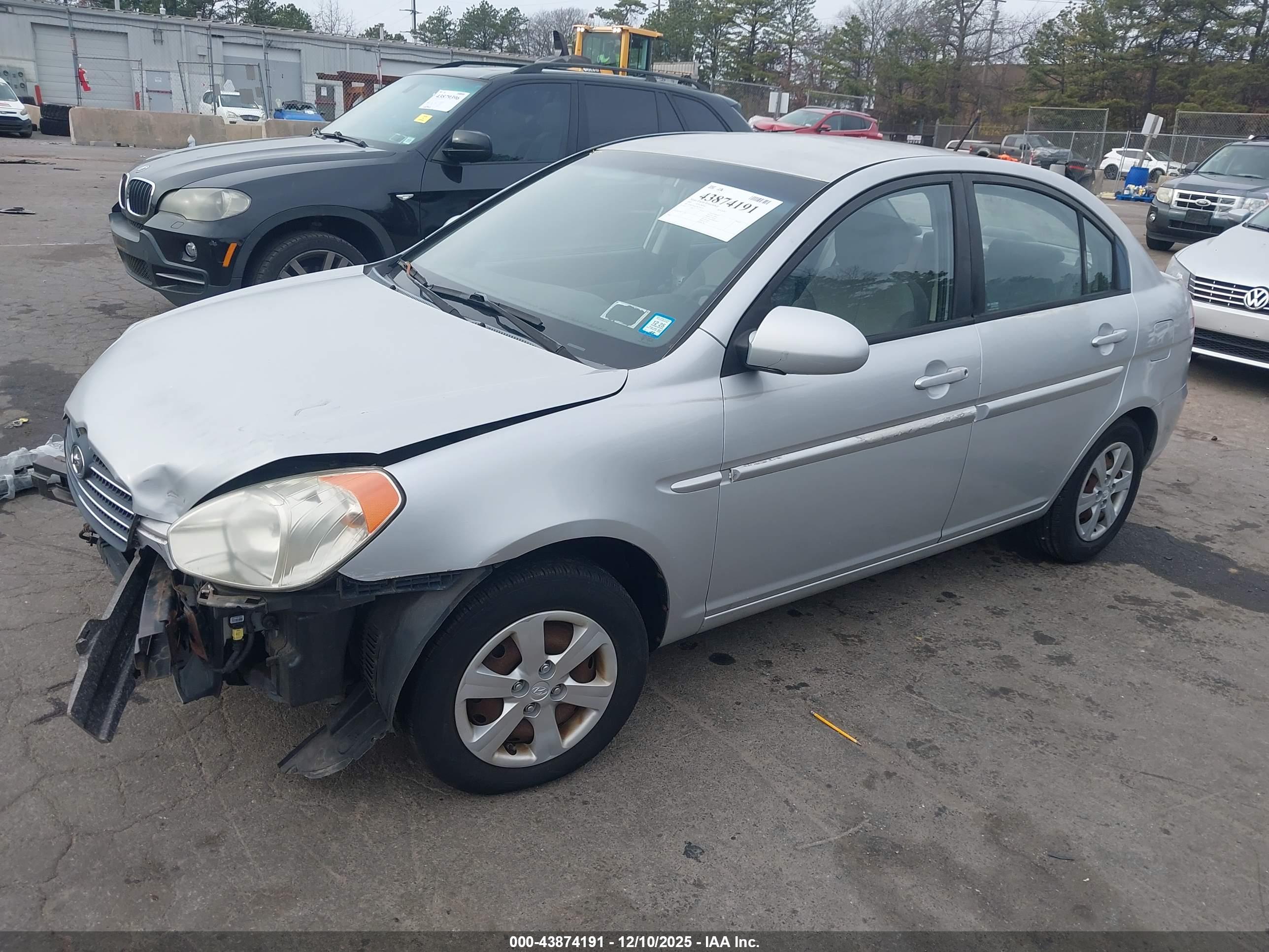 HYUNDAI ACCENT image 2