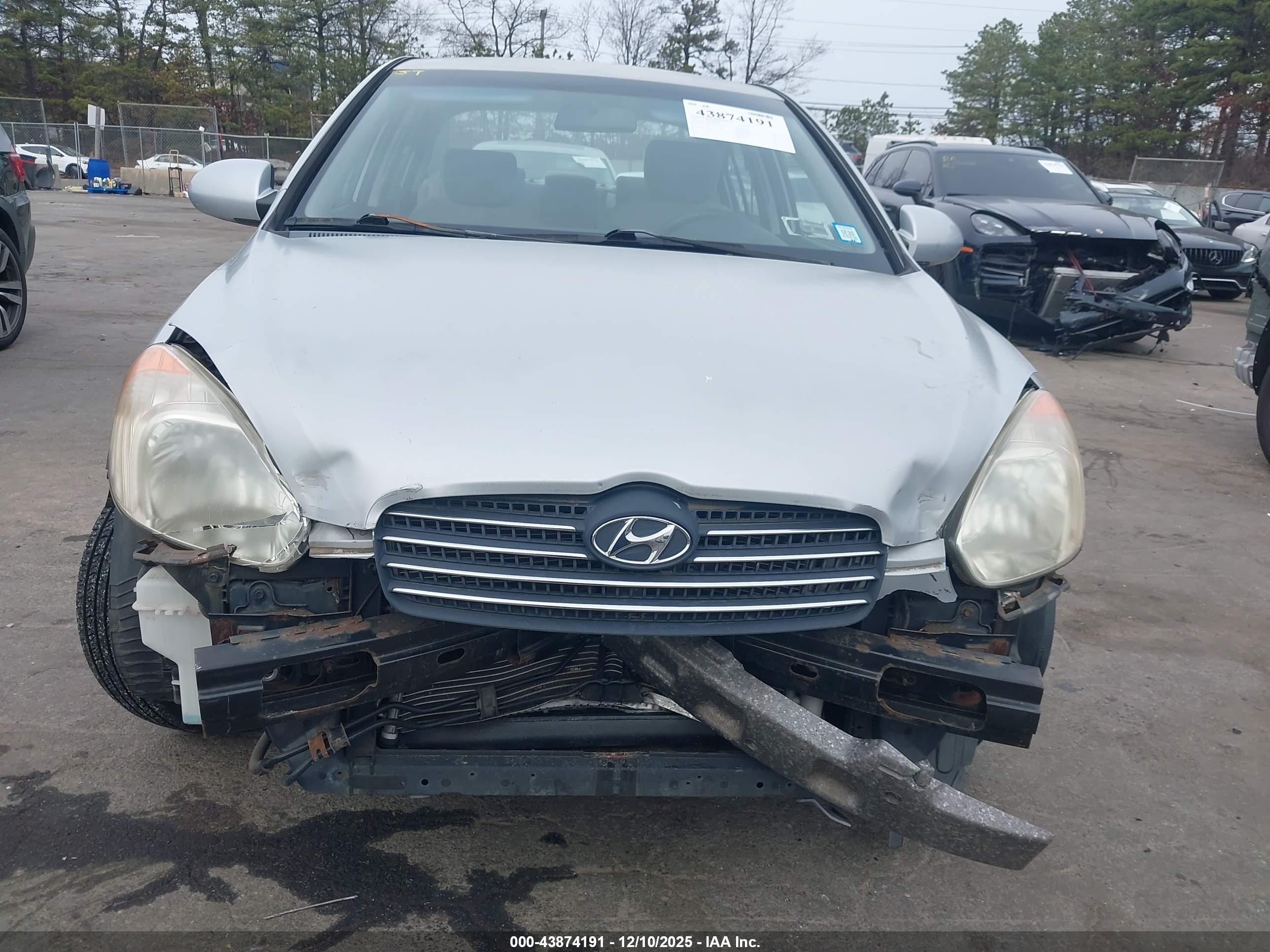HYUNDAI ACCENT image 6