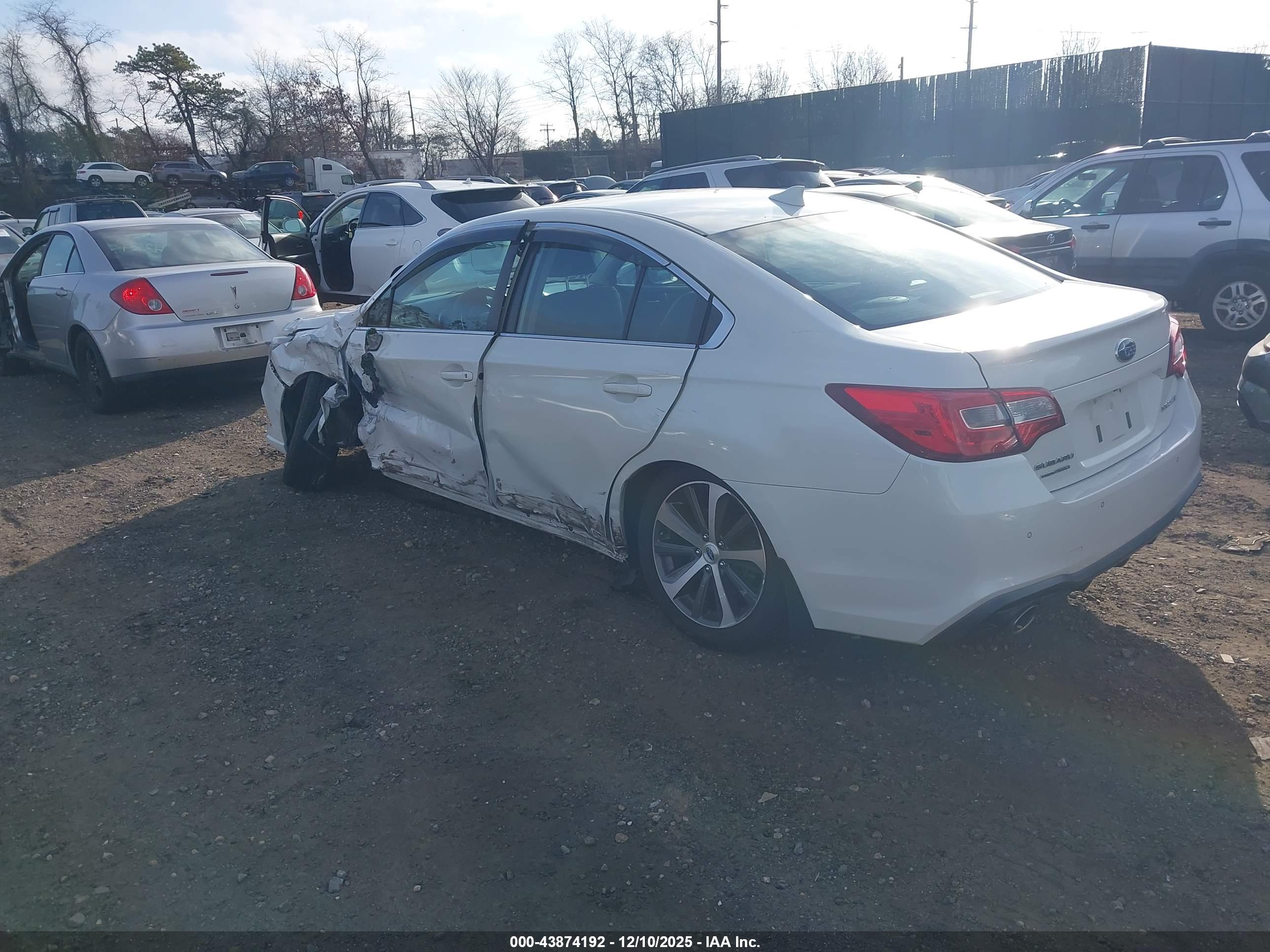 SUBARU LEGACY image 3