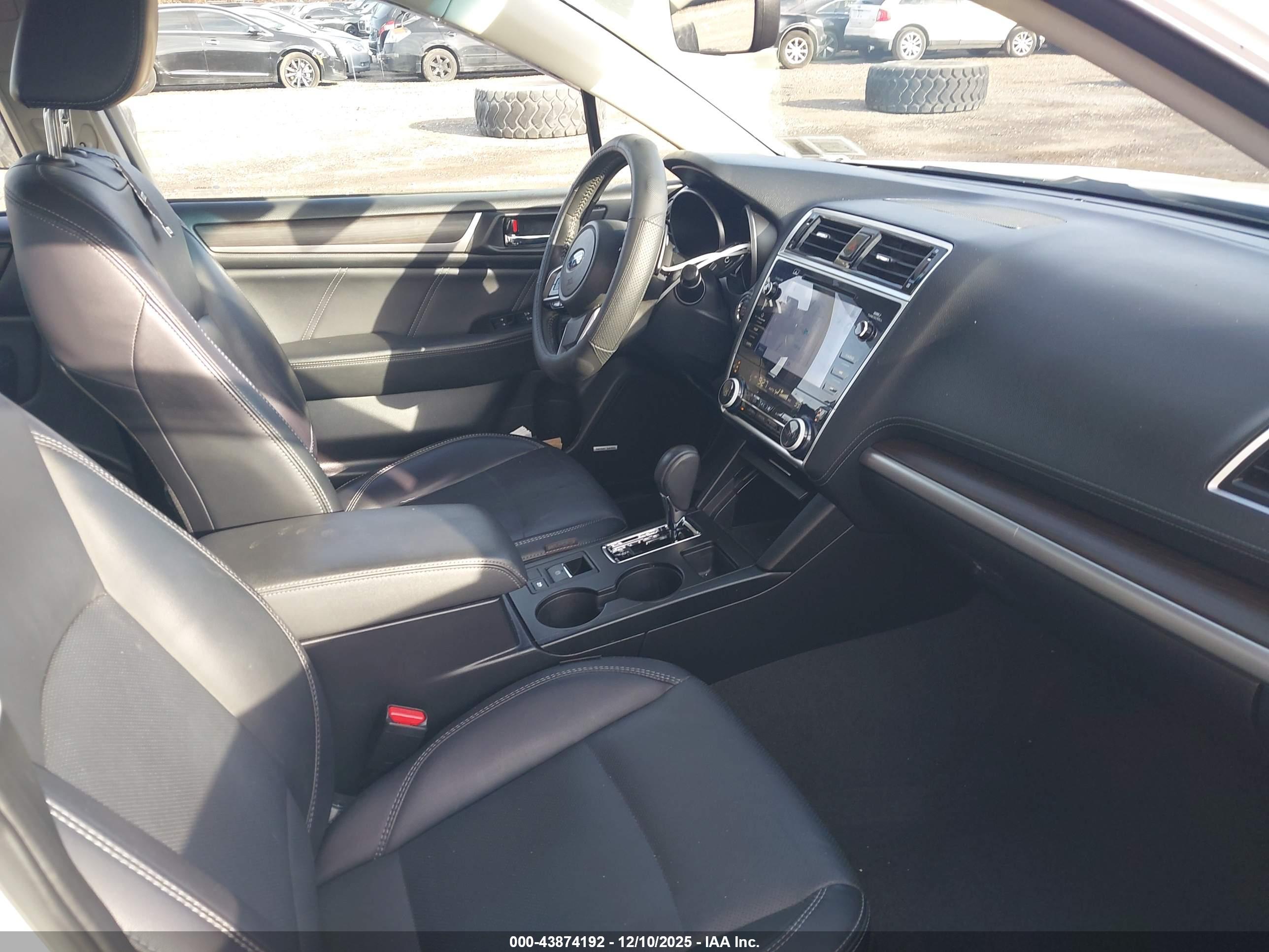 SUBARU LEGACY image 5