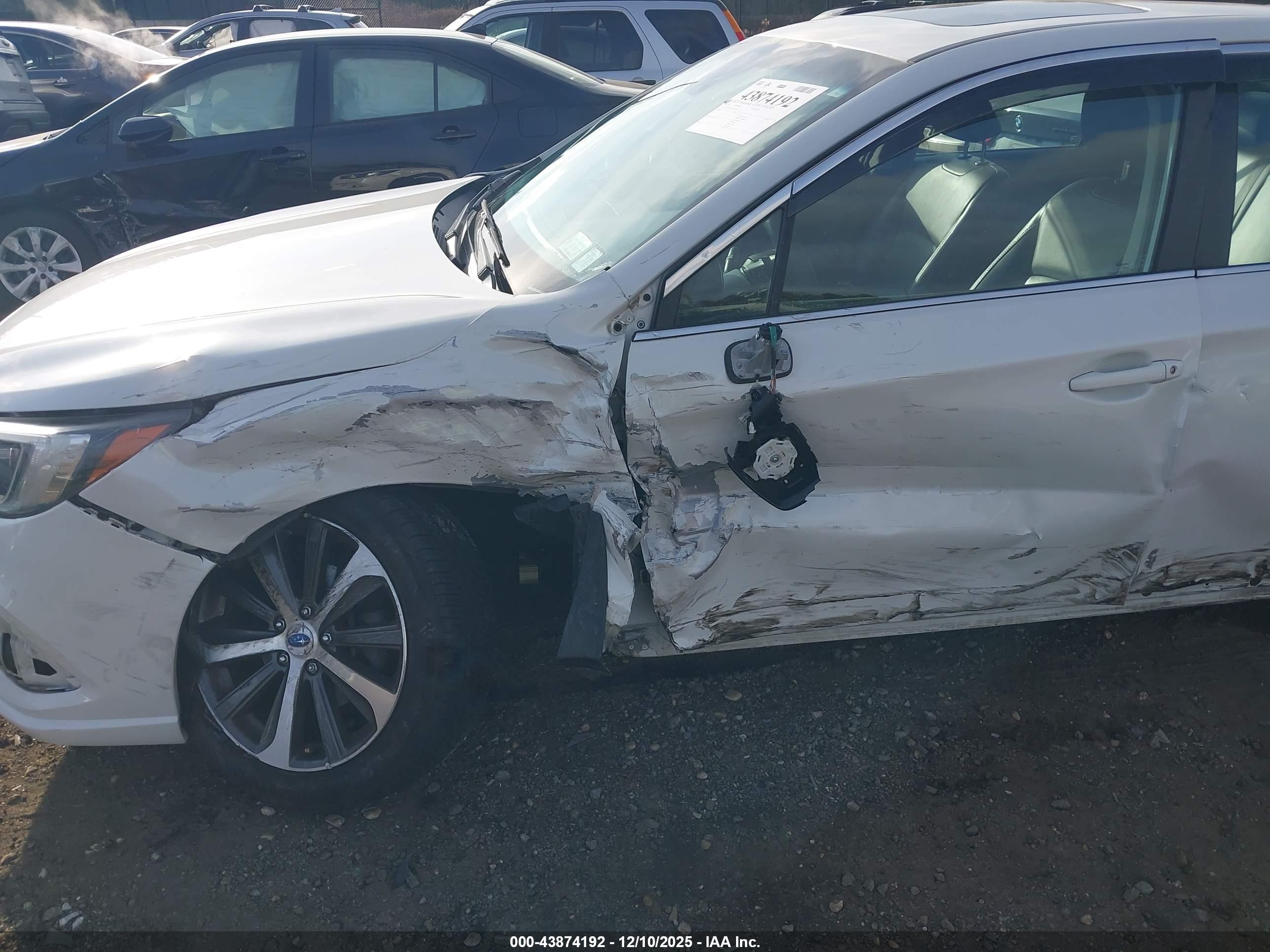 SUBARU LEGACY image 6