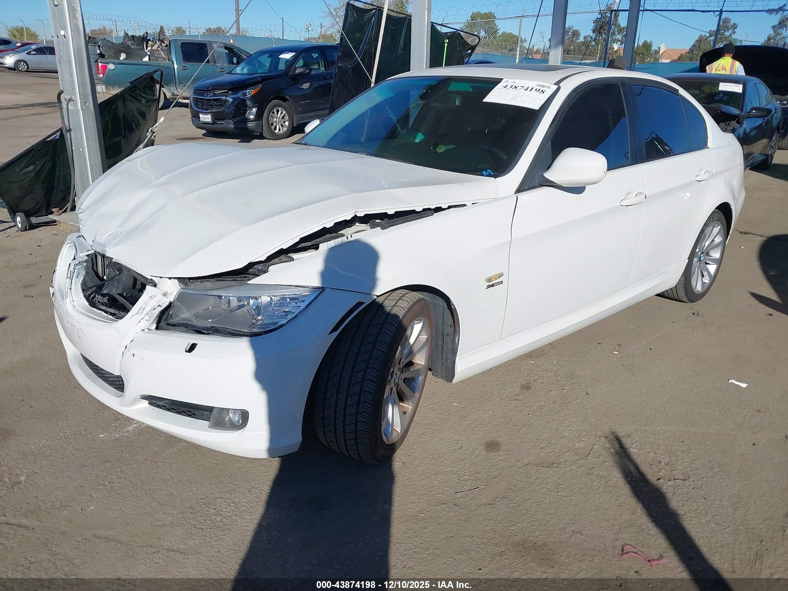 BMW 328I image 2
