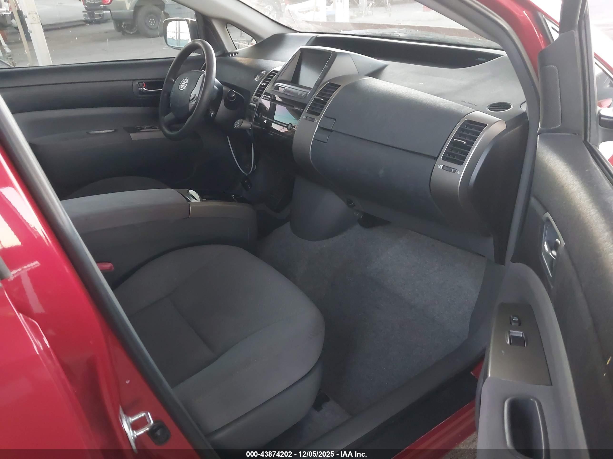TOYOTA PRIUS image 5