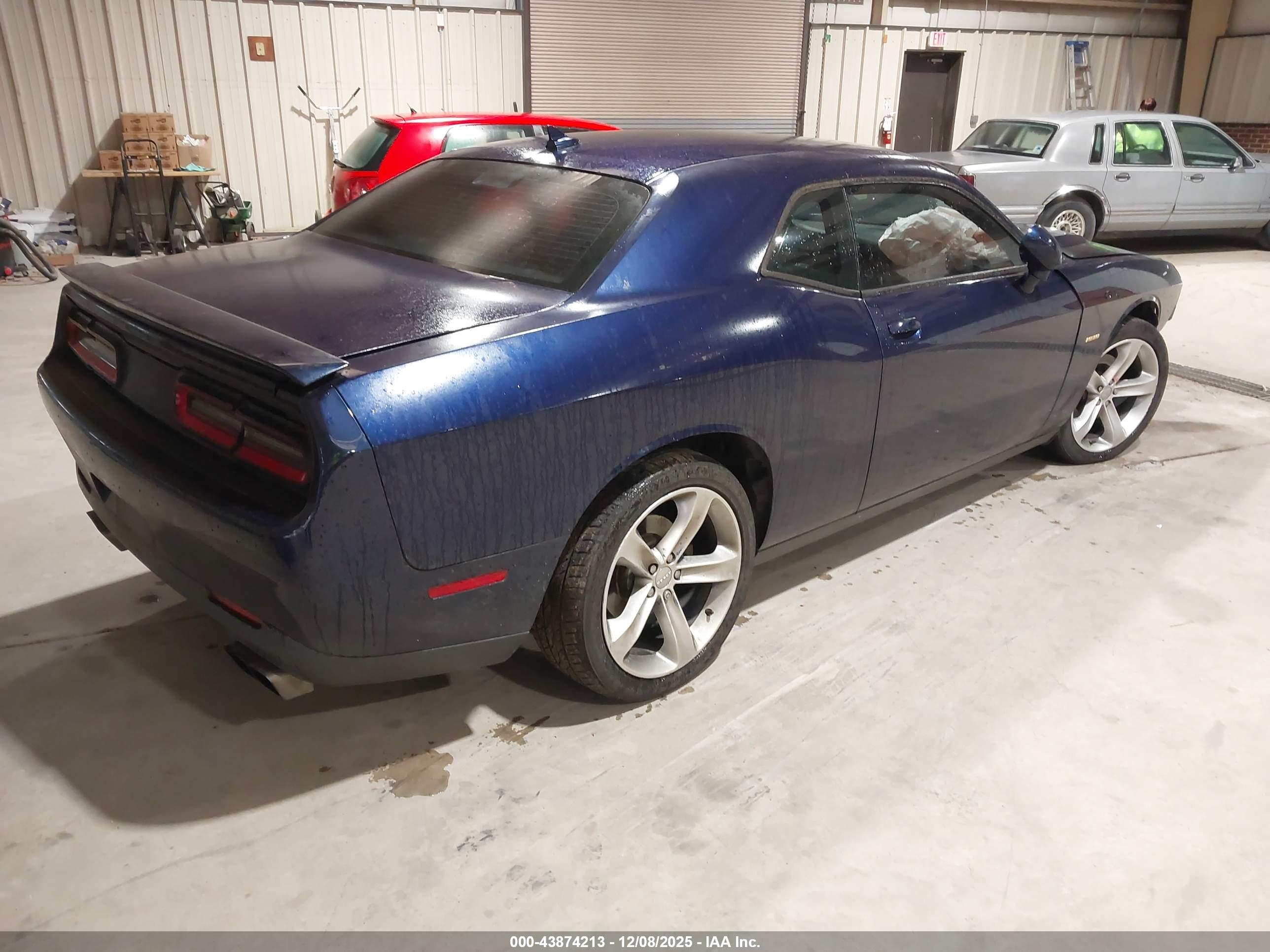 DODGE CHALLENGER image 4