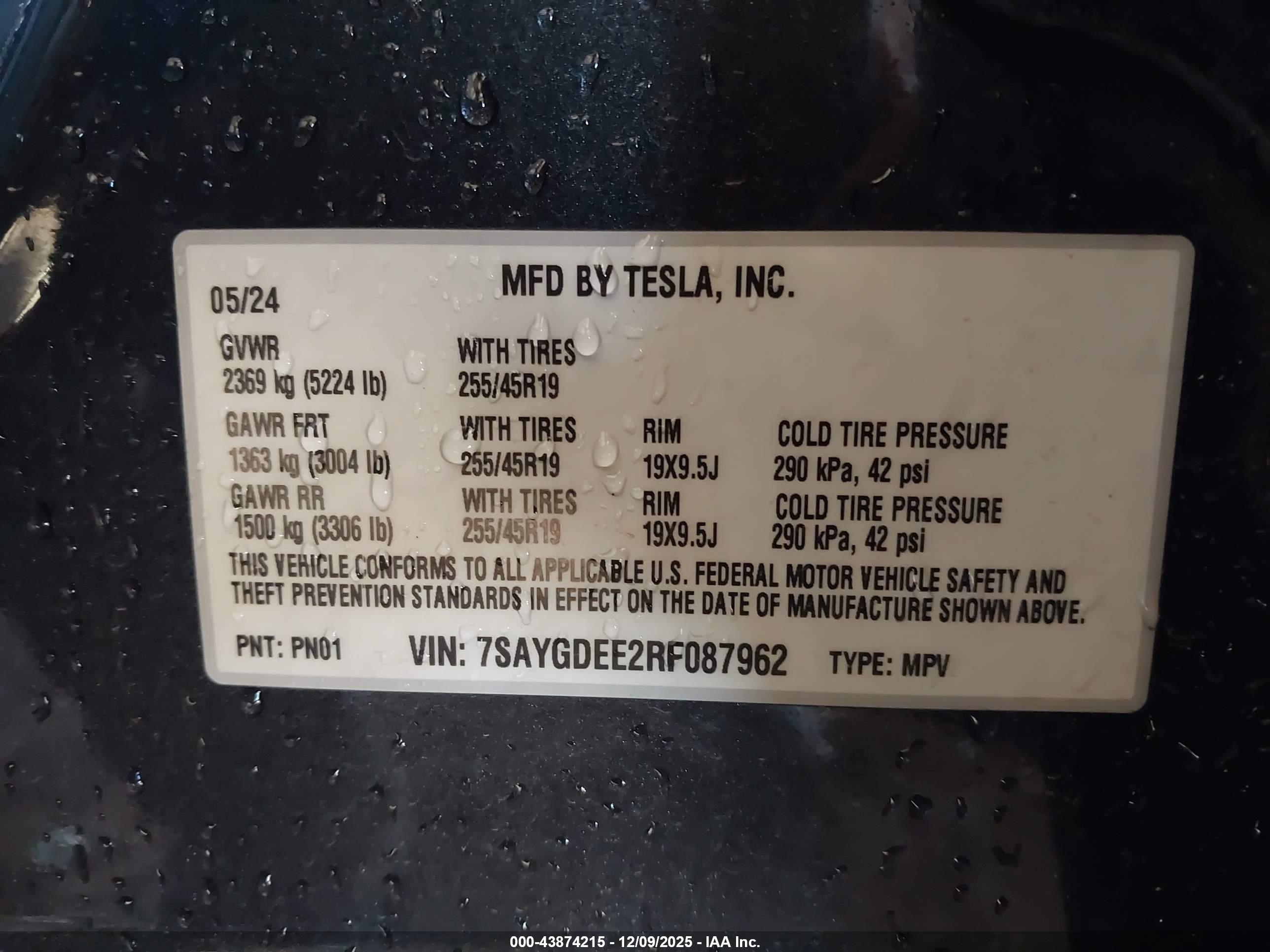 TESLA MODEL image 9