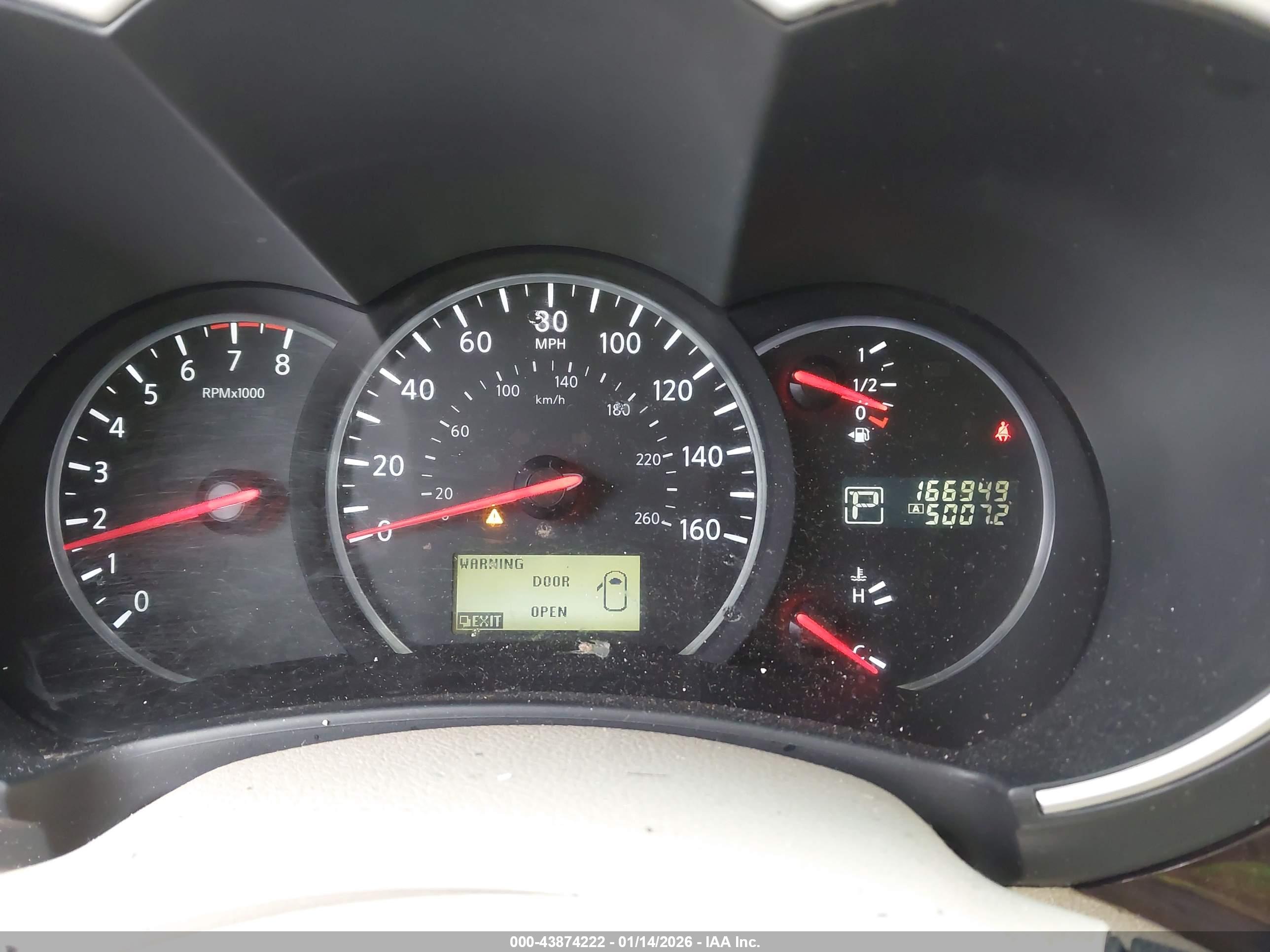 NISSAN QUEST image 7