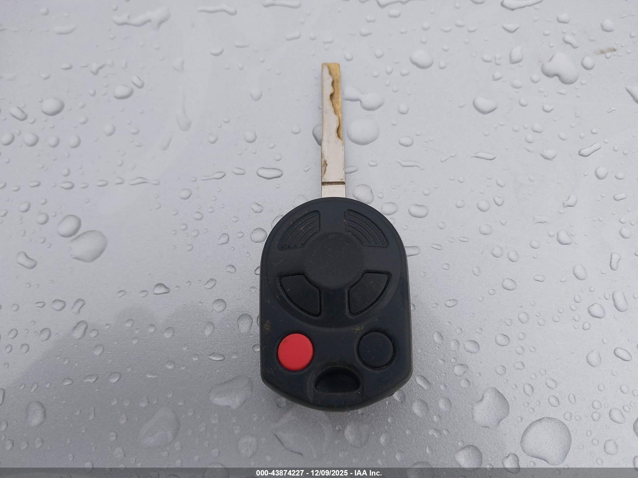 FORD ESCAPE image 11