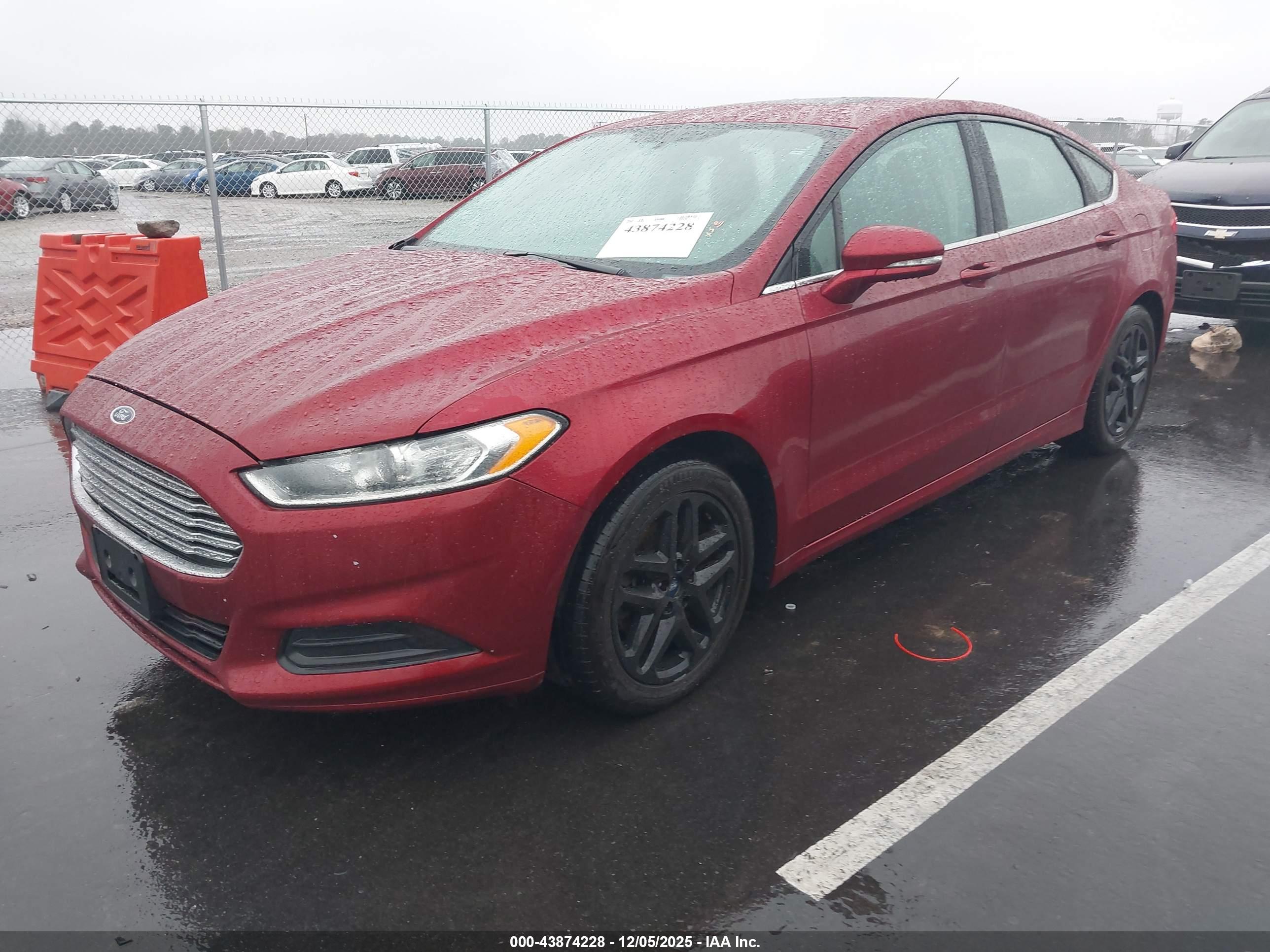 FORD FUSION image 2
