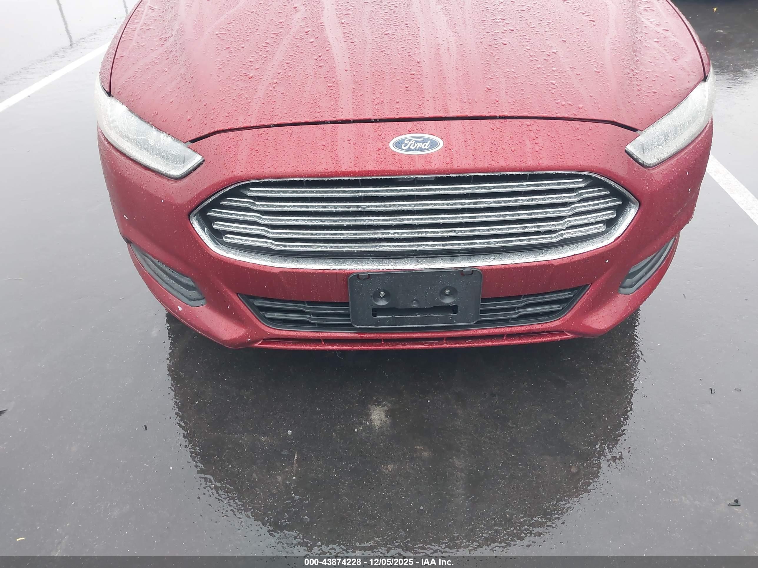 FORD FUSION image 6