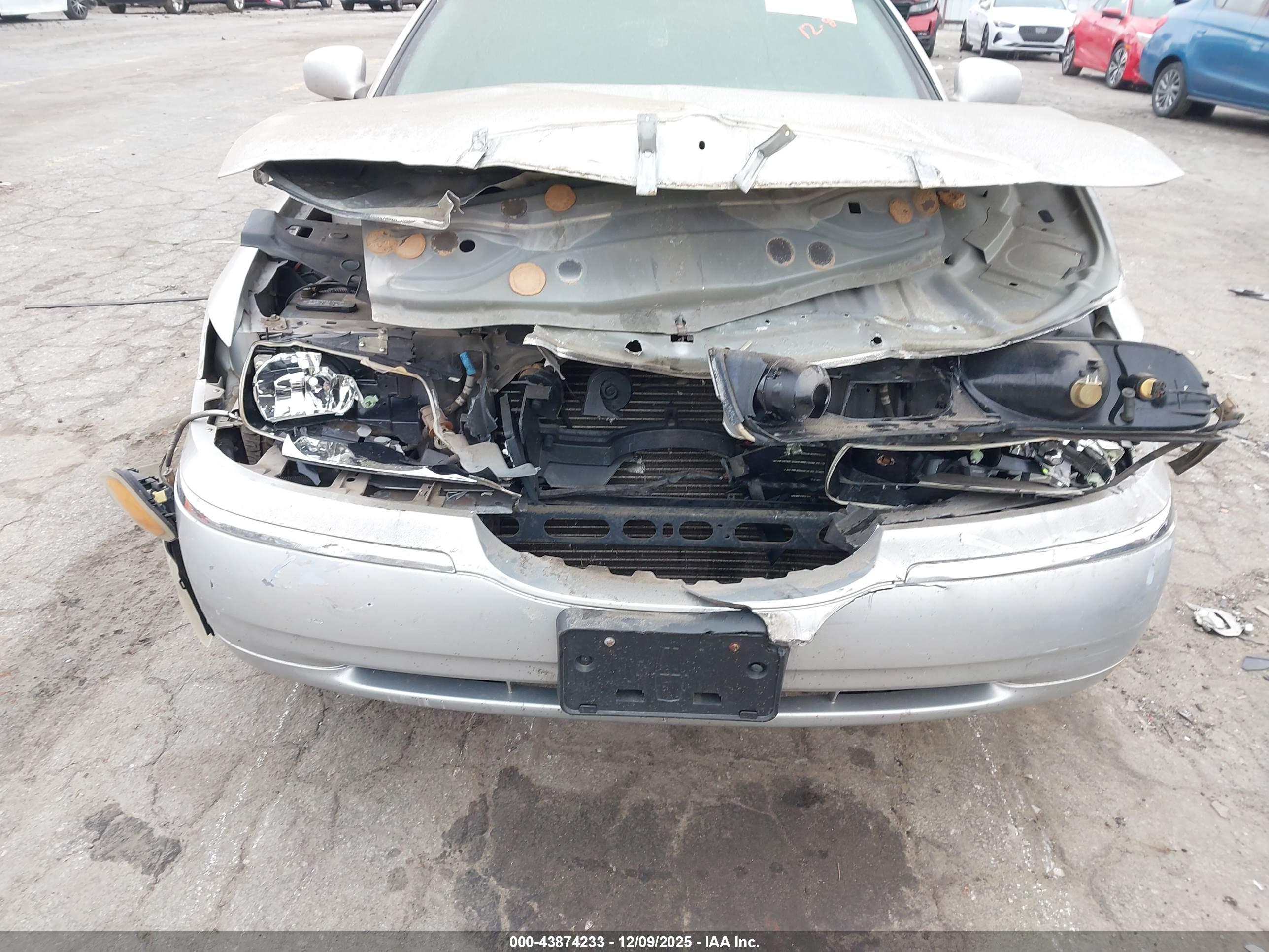 LINCOLN TOWN image 6
