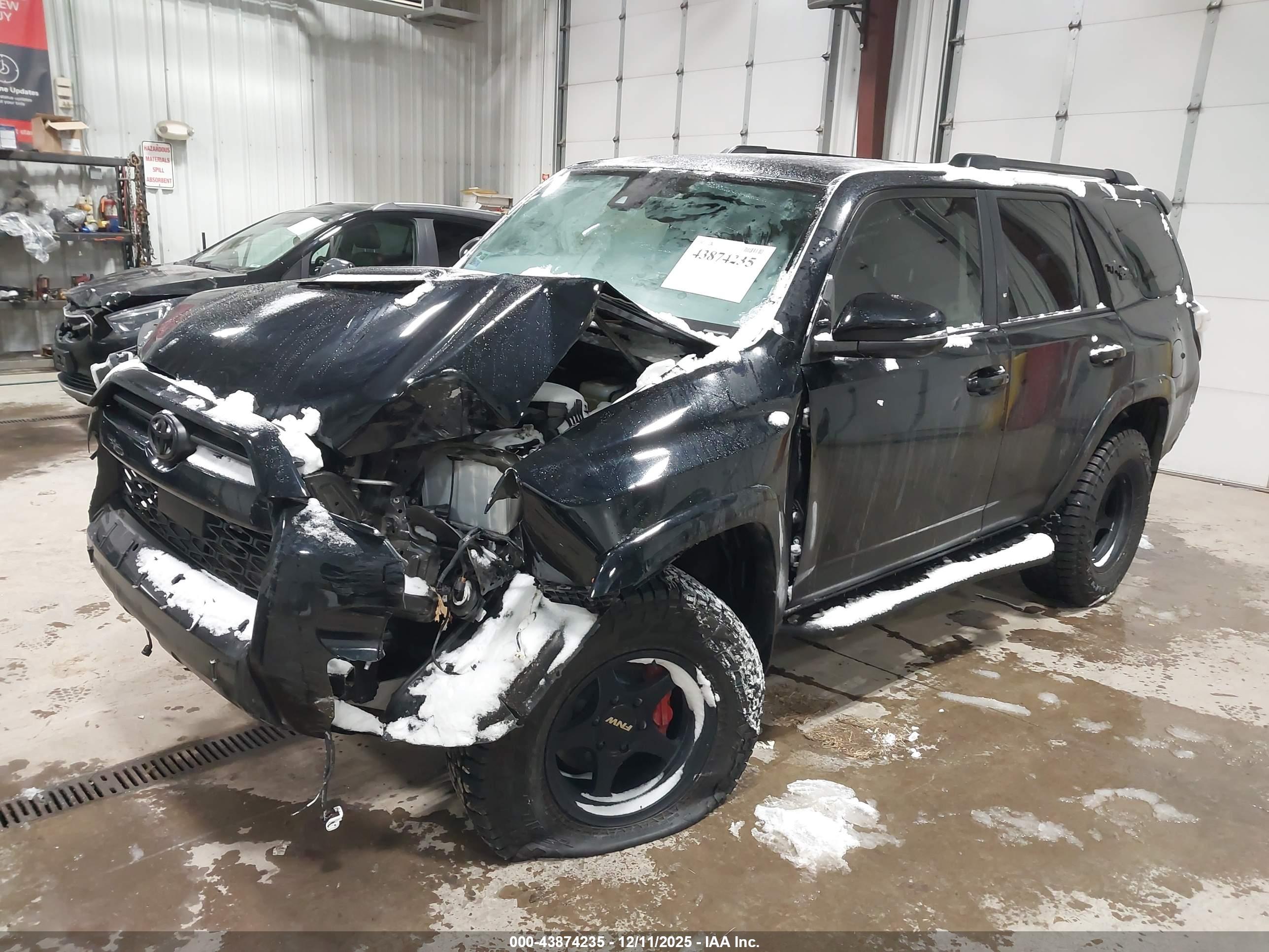 TOYOTA 4RUNNER image 2
