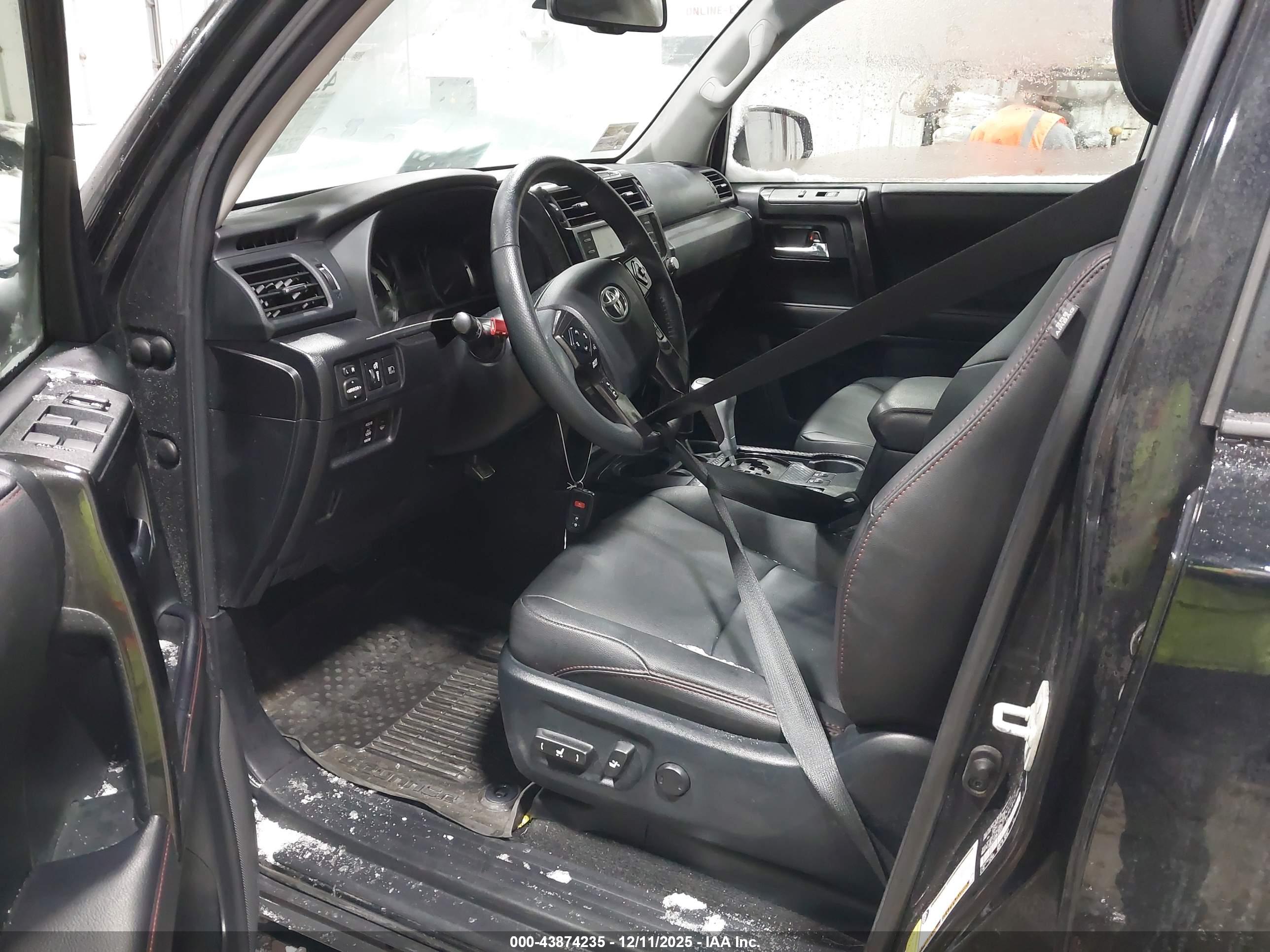 TOYOTA 4RUNNER image 5
