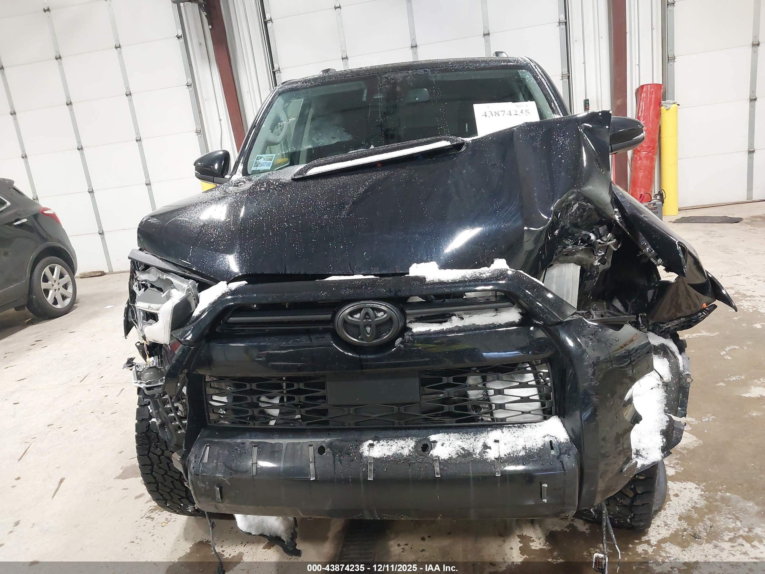 TOYOTA 4RUNNER image 6
