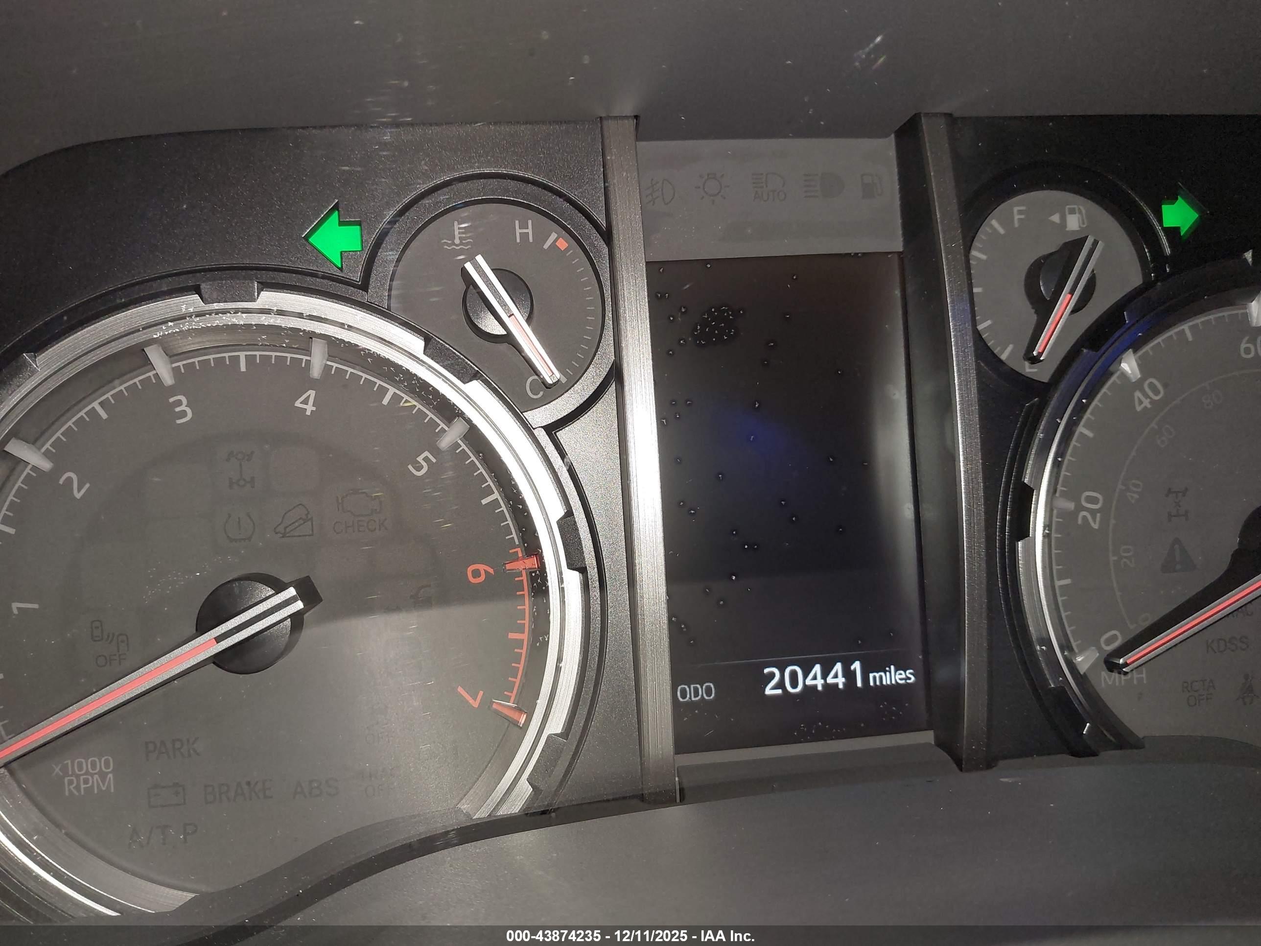 TOYOTA 4RUNNER image 7