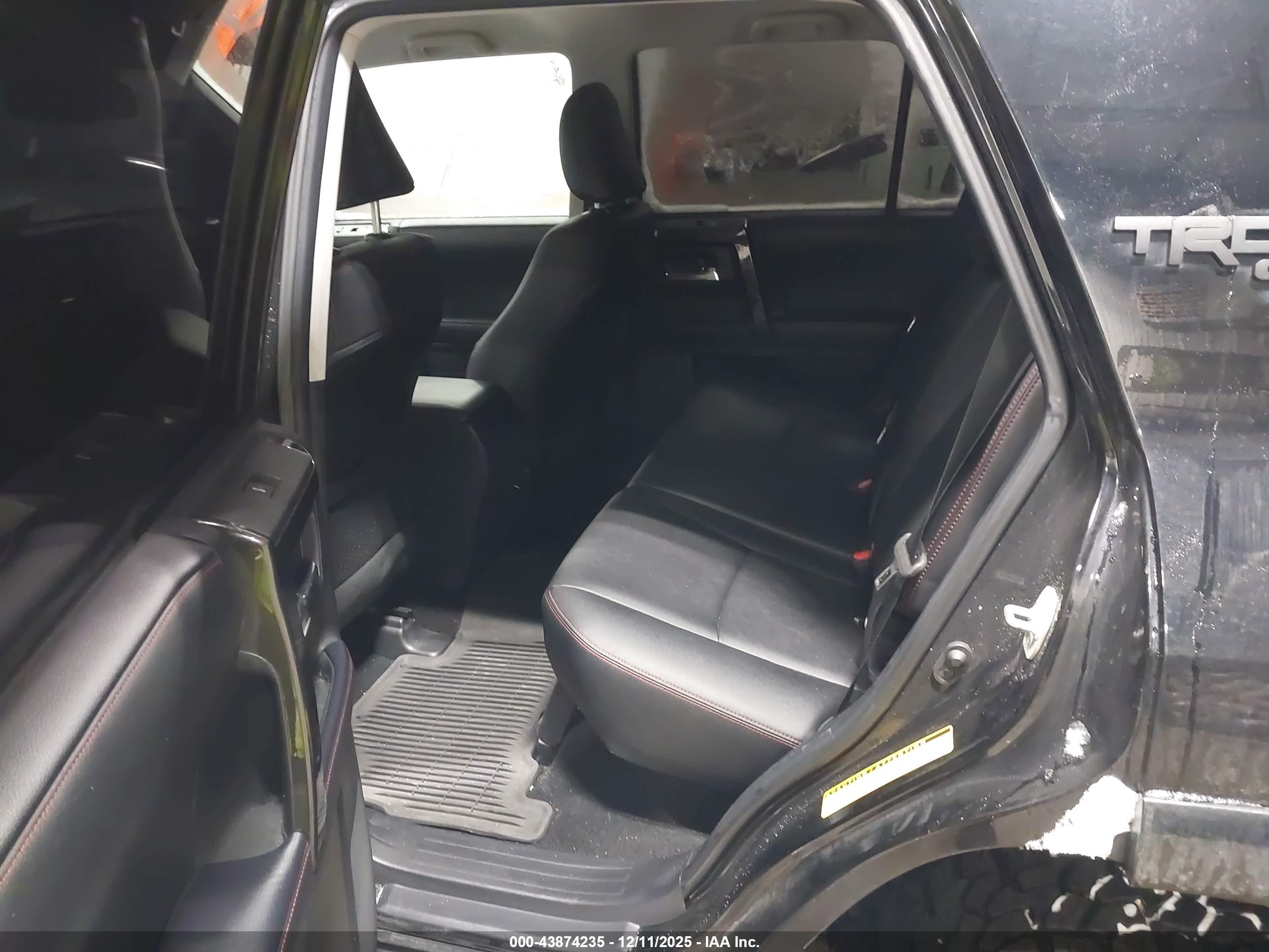 TOYOTA 4RUNNER image 8
