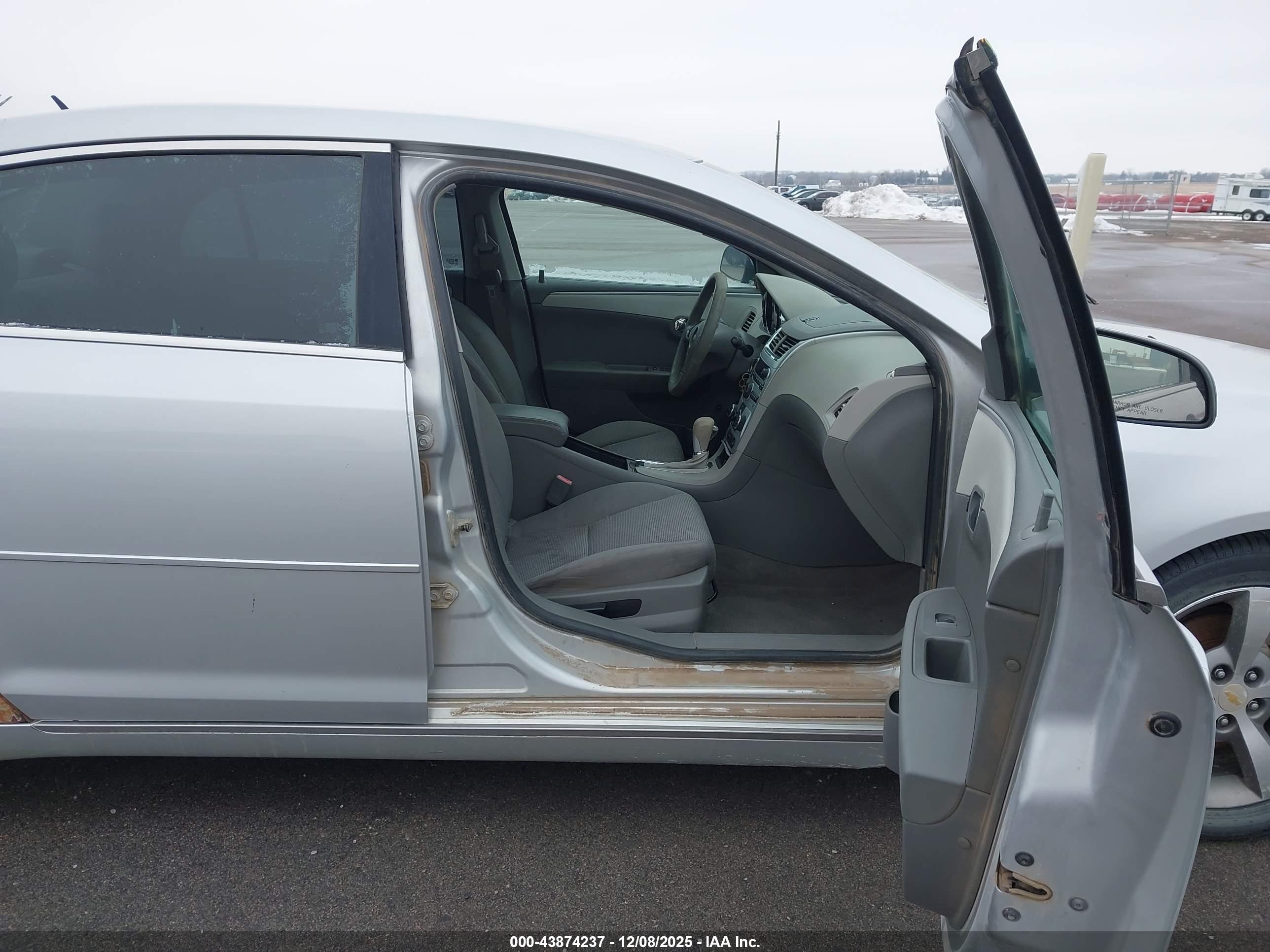 CHEVROLET MALIBU image 5