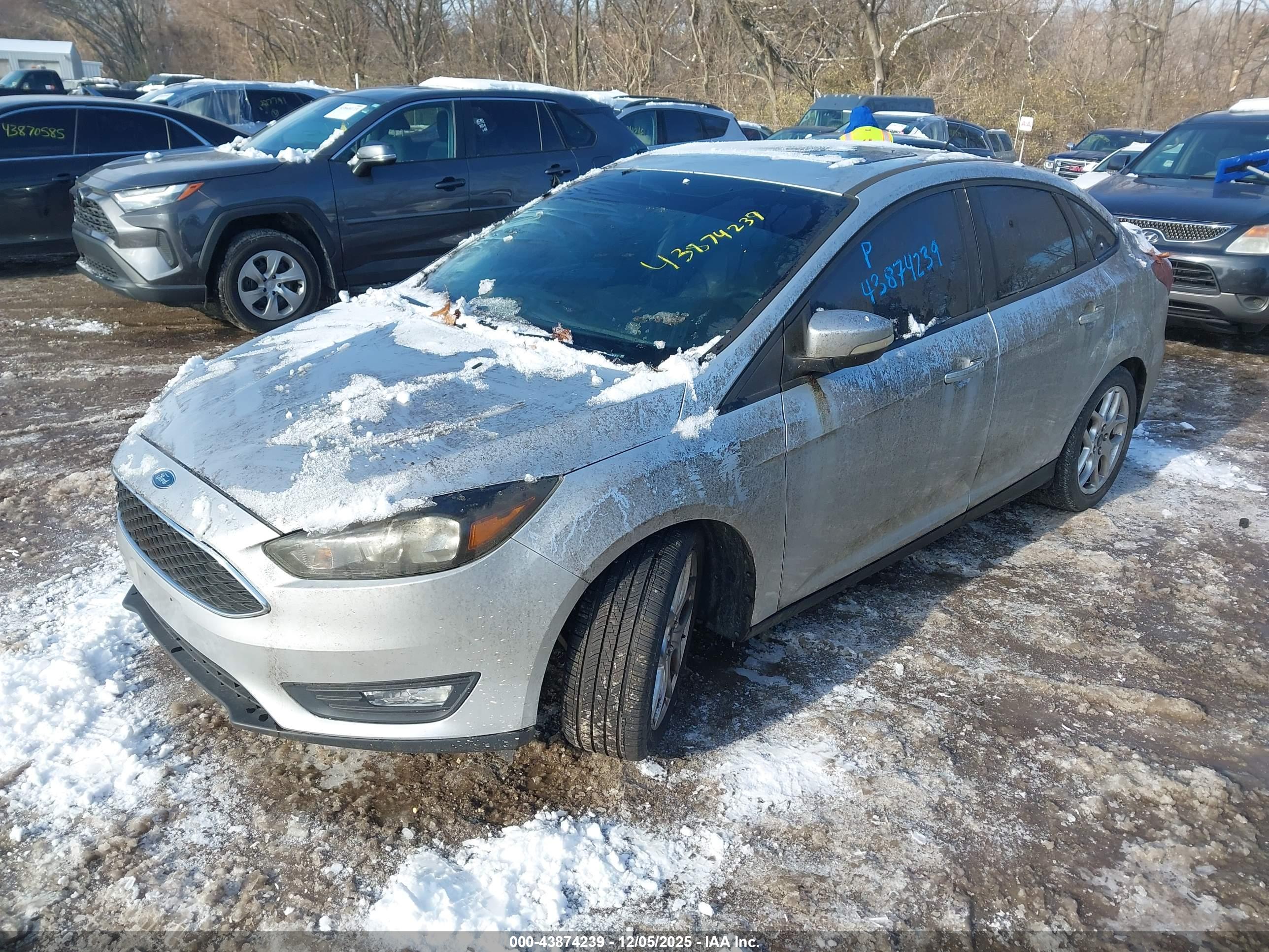 FORD FOCUS image 2