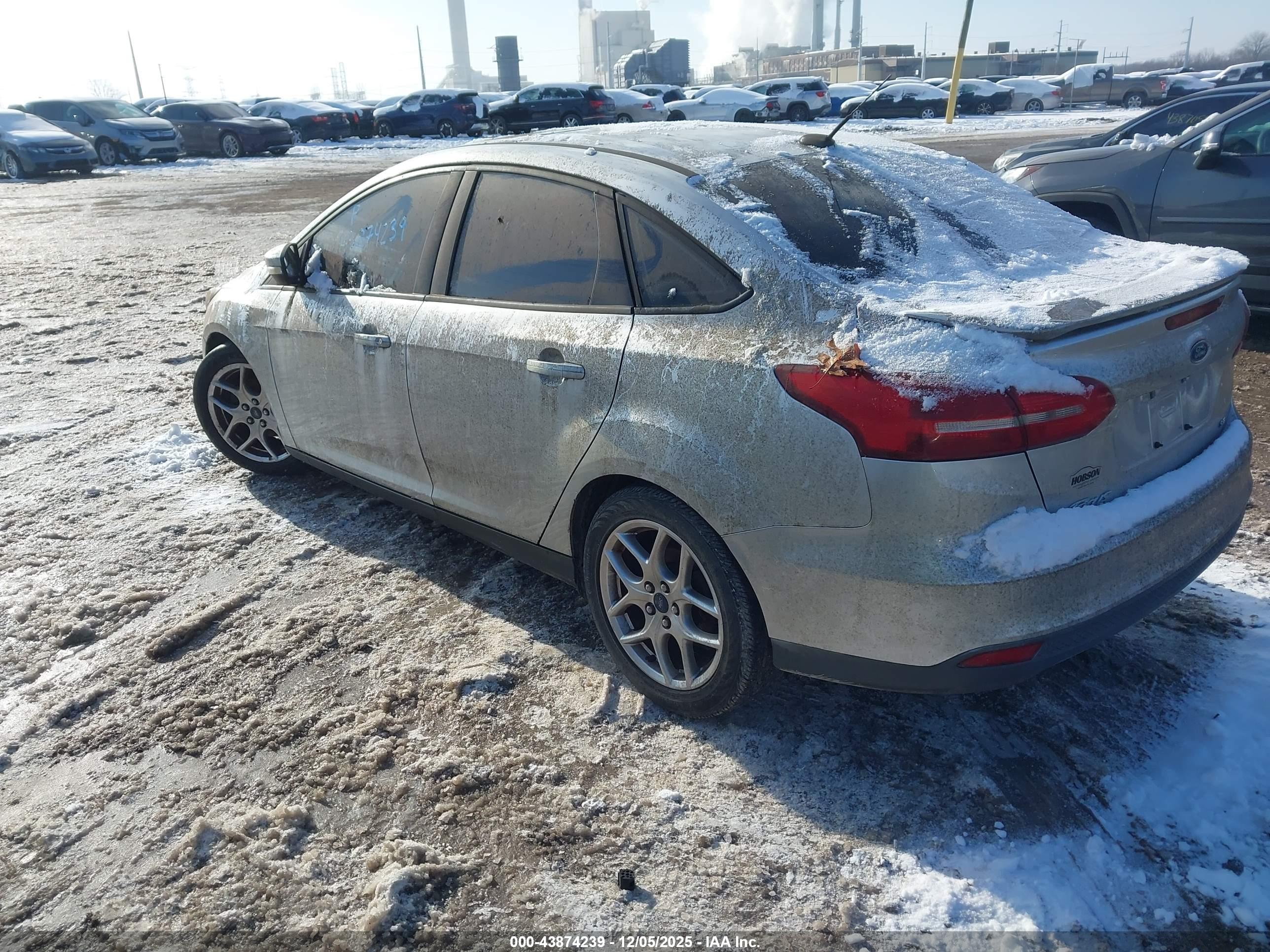 FORD FOCUS image 3