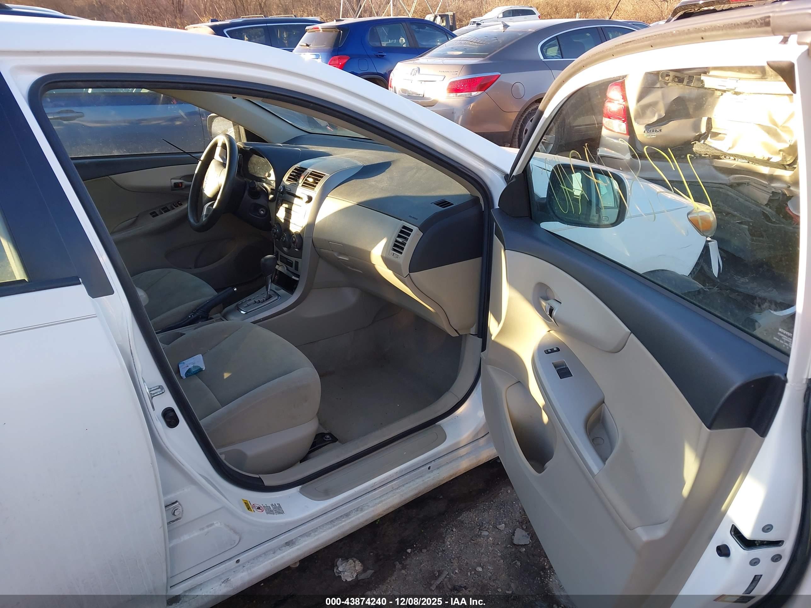 TOYOTA COROLLA image 5