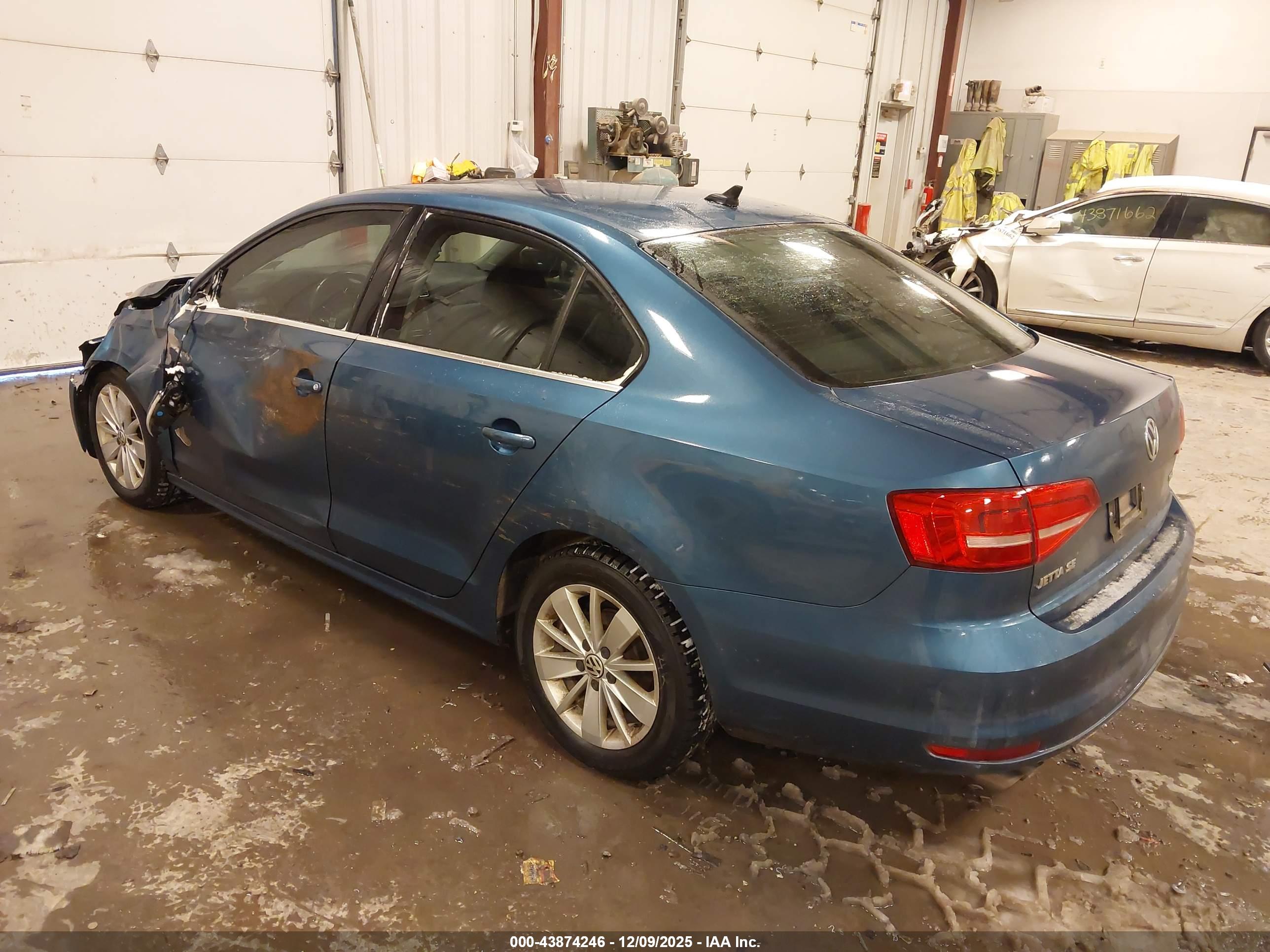 VOLKSWAGEN JETTA image 3