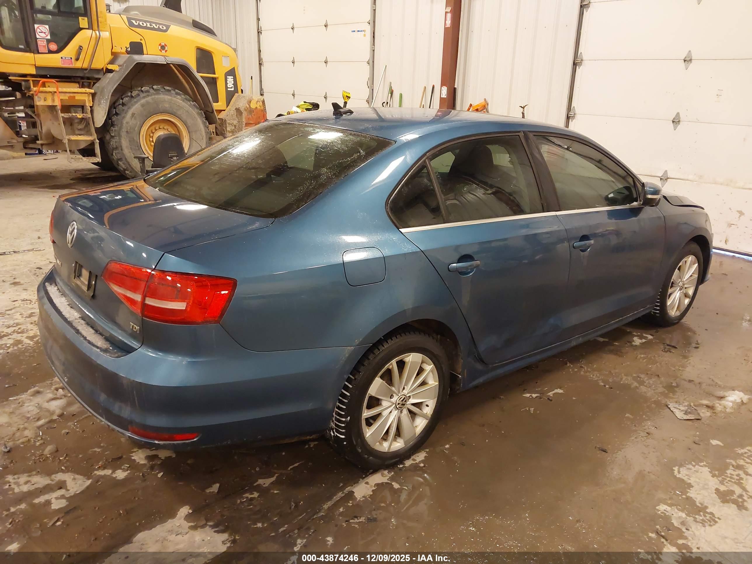 VOLKSWAGEN JETTA image 4