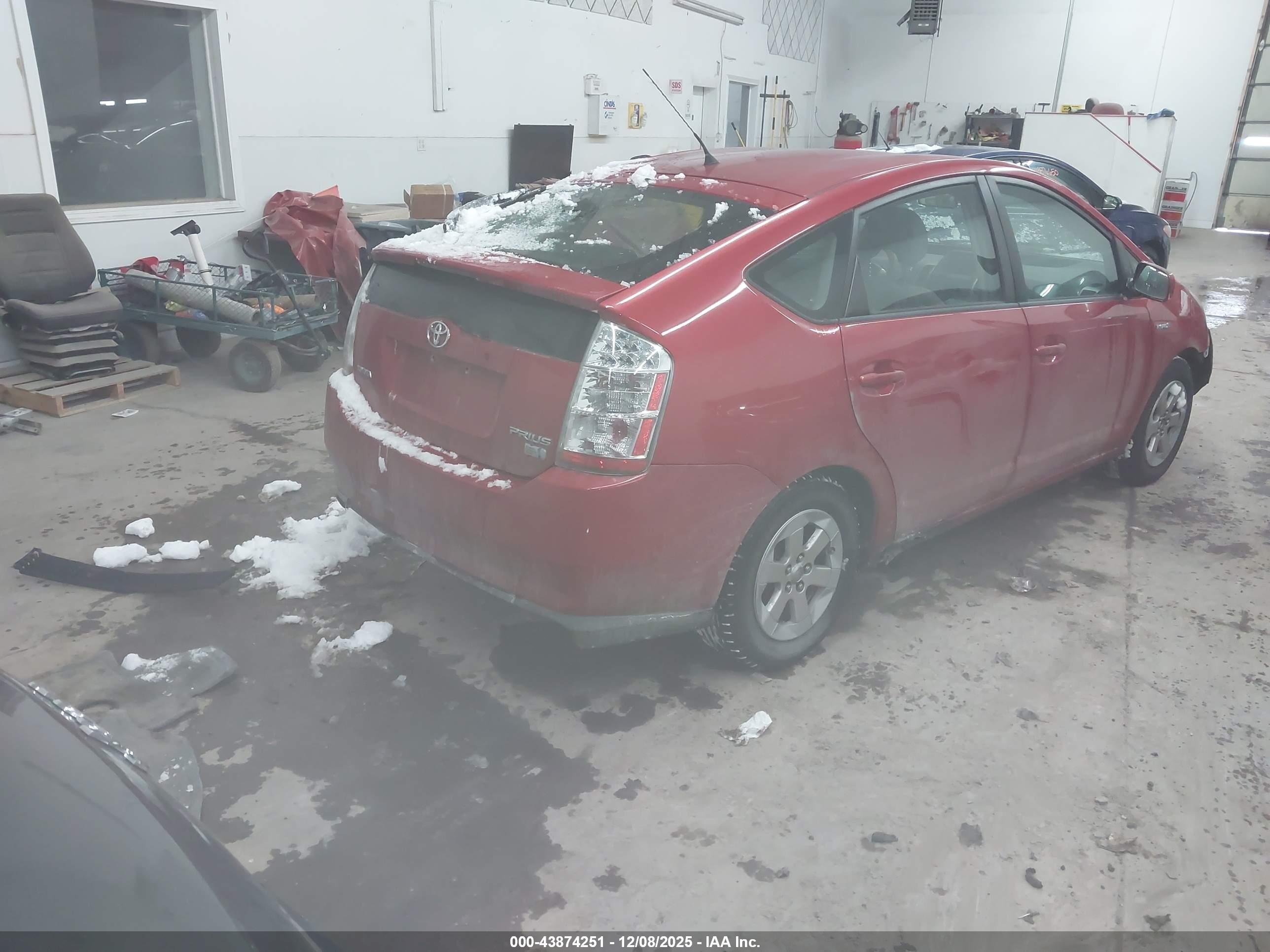 TOYOTA PRIUS image 4