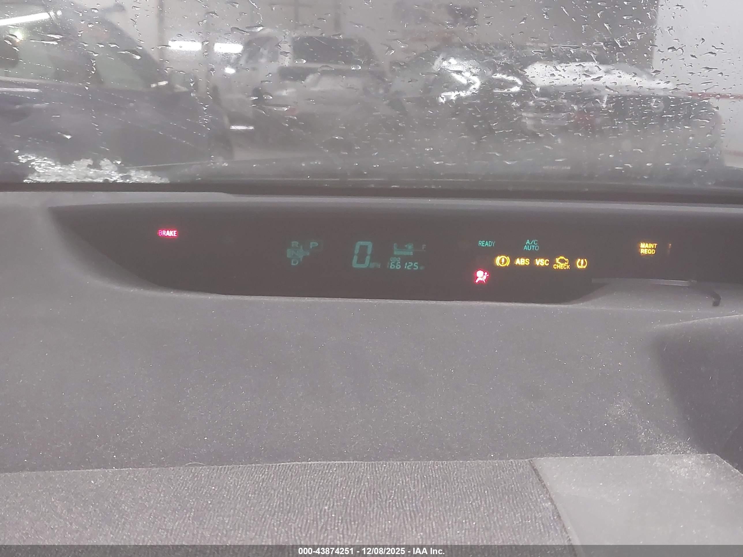 TOYOTA PRIUS image 7