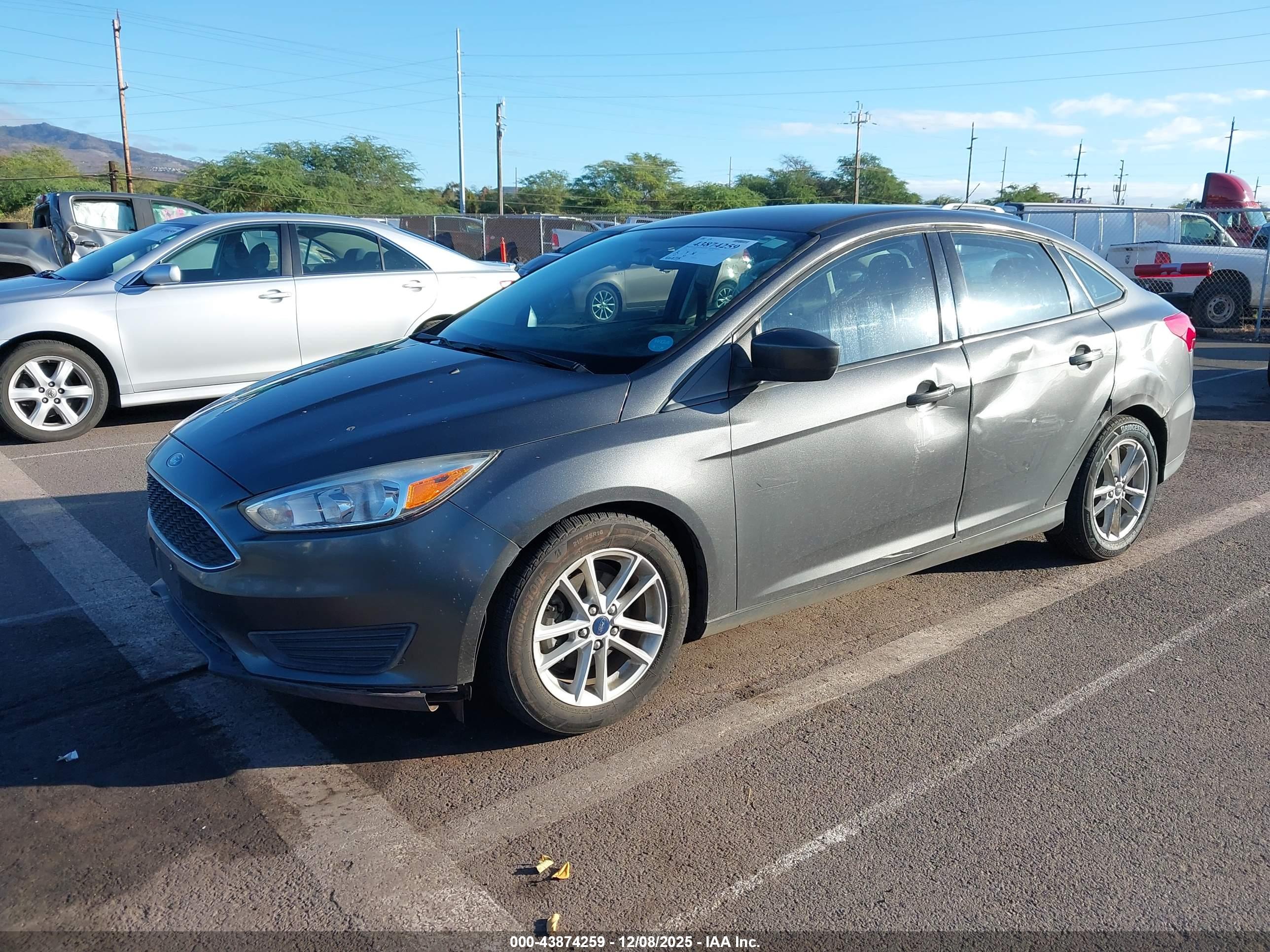 FORD FOCUS image 2