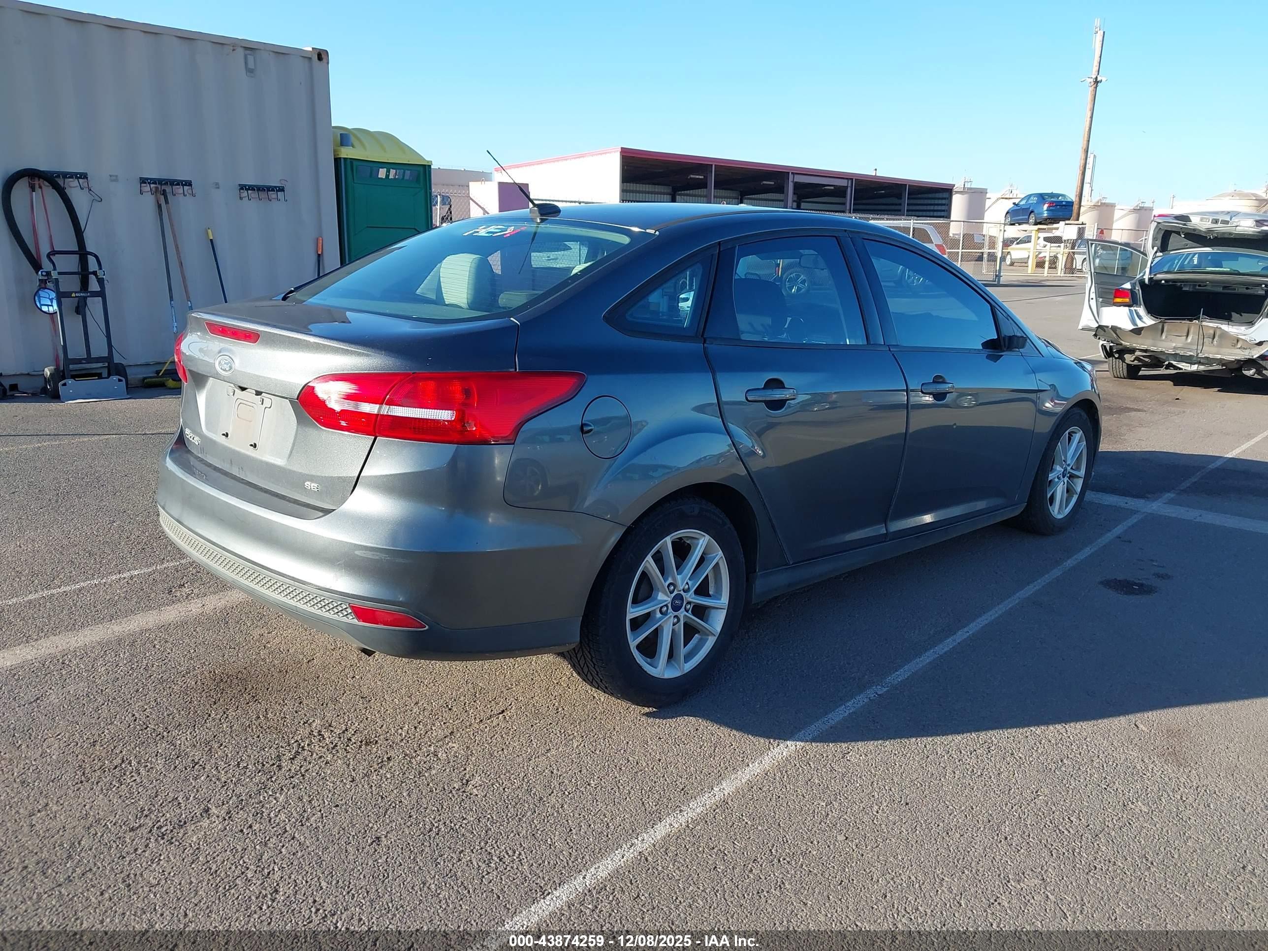 FORD FOCUS image 4