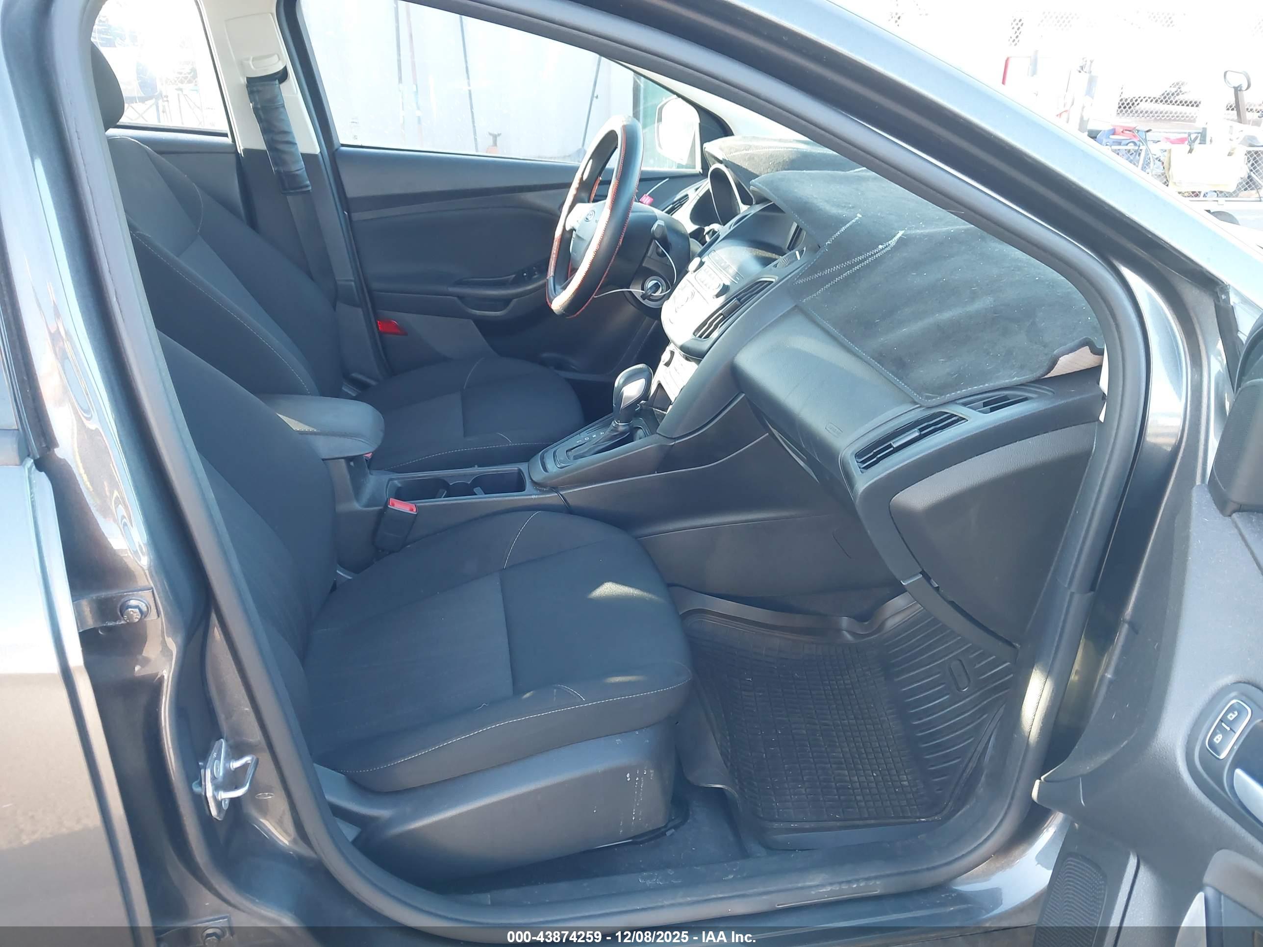 FORD FOCUS image 5