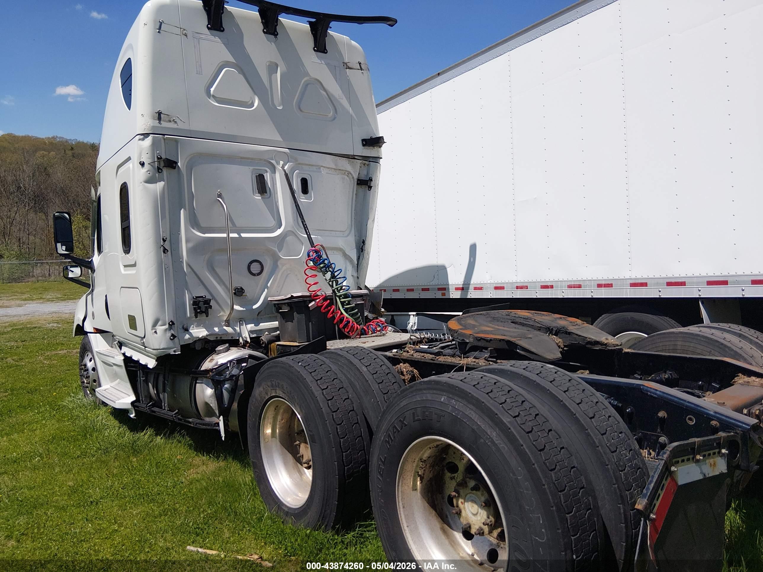 FREIGHTLINER NEW image 3